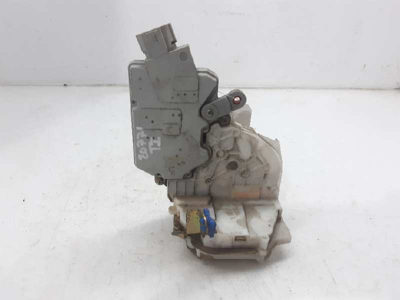 NISSAN Primera P11 (1996-2002) Vasemman takaoven lukko 825039F511 18547209