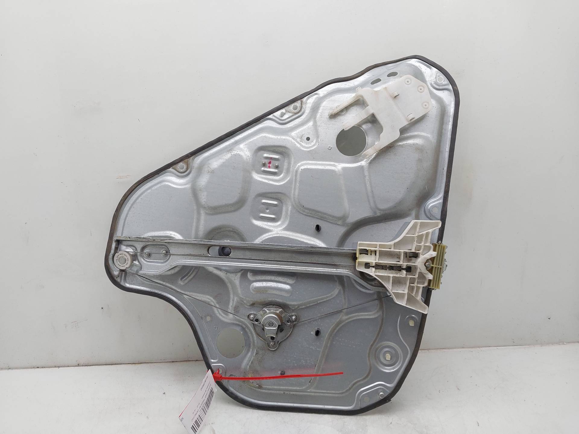 HYUNDAI i30 FD (1 generation) (2007-2012) Galinių dešinių durų stiklo pakelėjas 834802R050 22483078