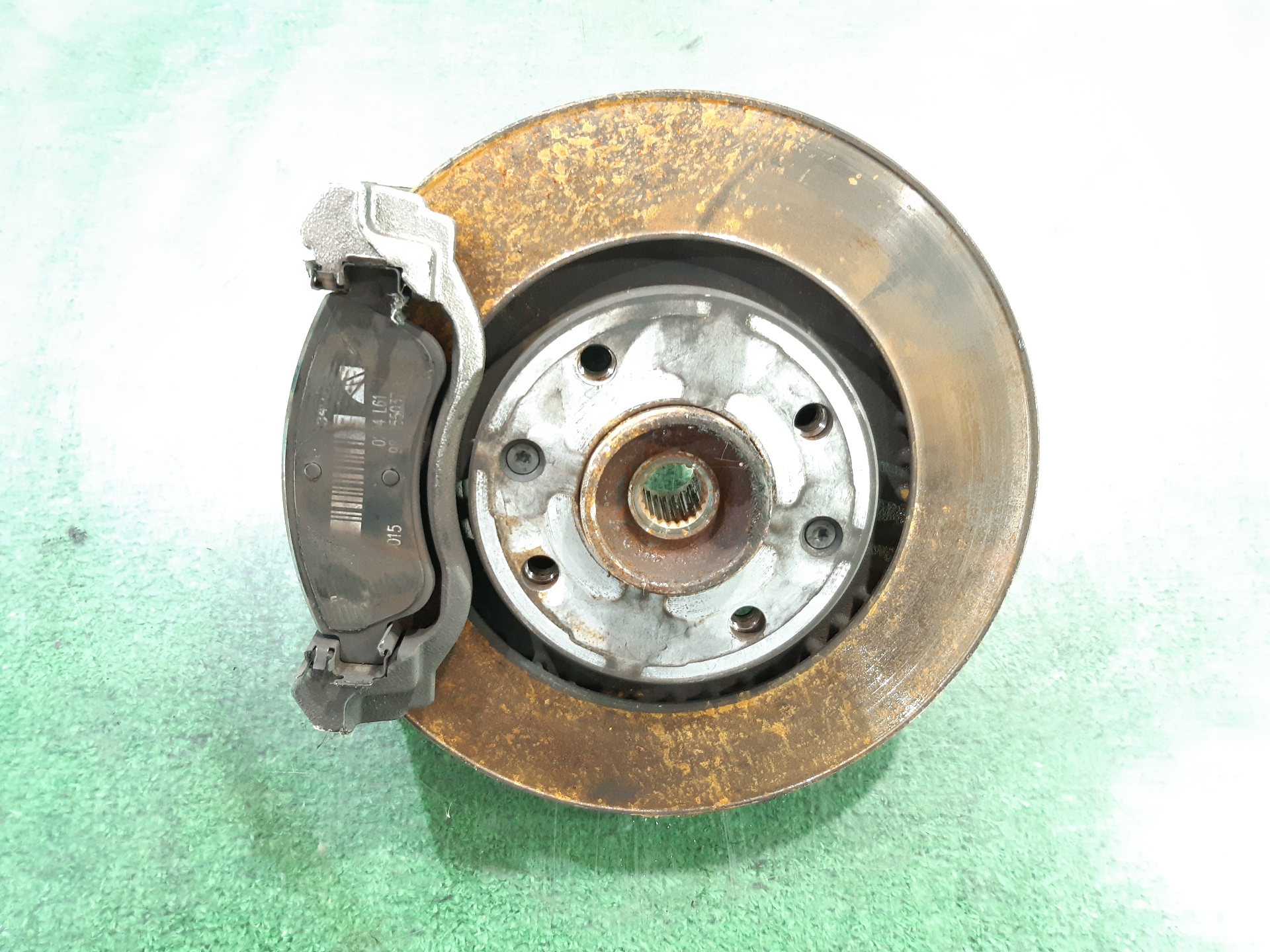 CITROËN C3 2 generation (2009-2016) Front Left Wheel Hub 1607557480 22463409