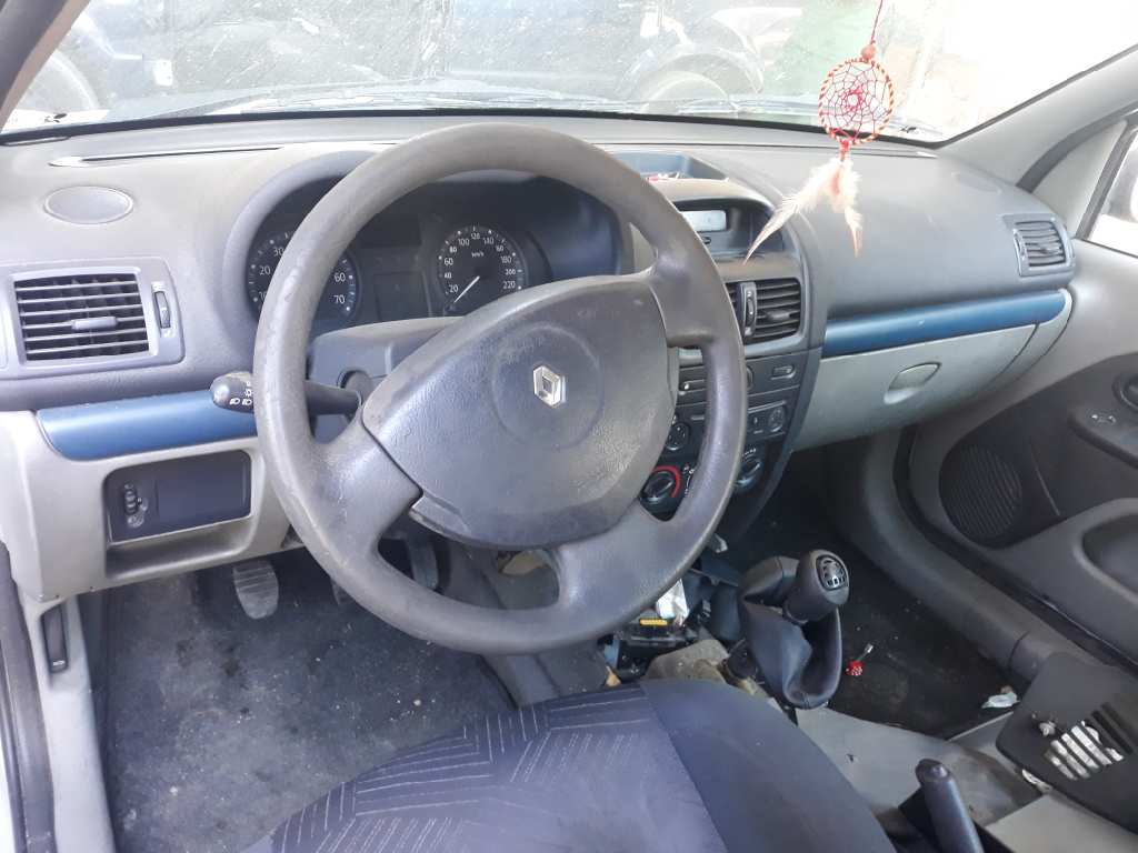 RENAULT Clio 2 generation (1998-2013) Левая противотуманка переднего бампера 8200002469 22070713