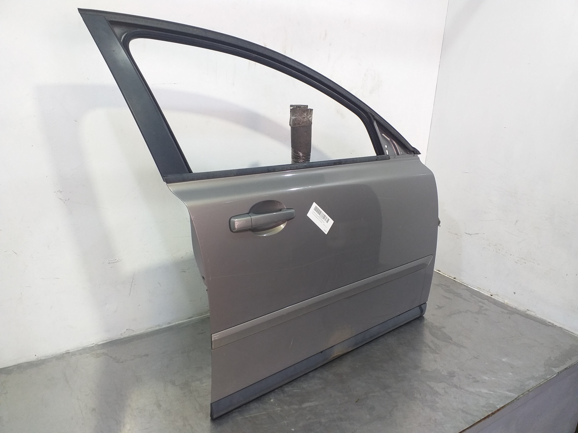 VOLVO V50 1 generation (2003-2012) Front Right Door 31335444 24298654