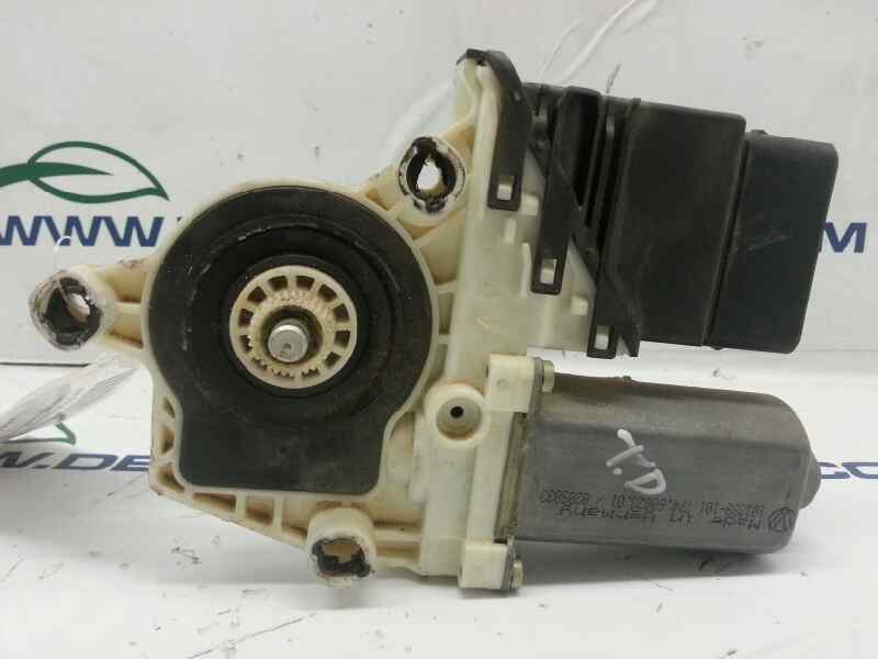 VOLKSWAGEN Bora 1 generation (1998-2005) Rear Right Door Window Control Motor 1J4959812C 20165213