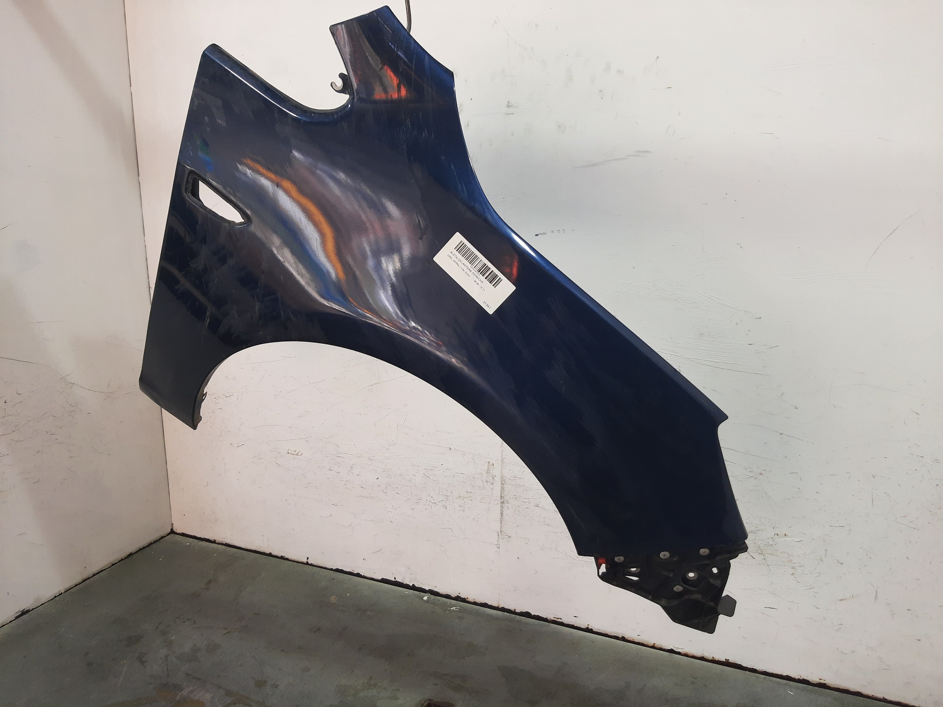 OPEL Astra J (2009-2020) Front Right Fender 13390003 22328588