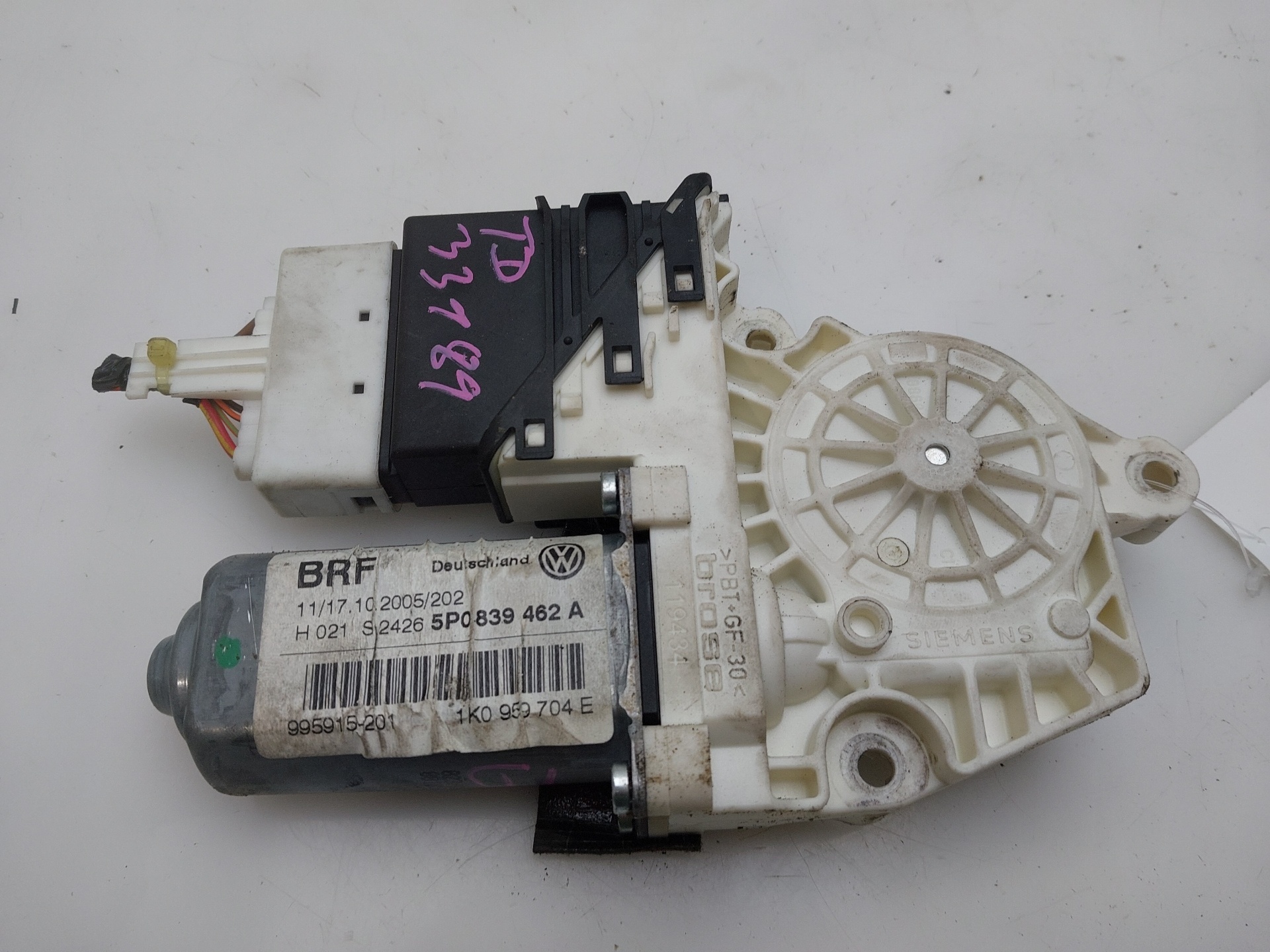 SEAT Toledo 3 generation (2004-2010) Rear Right Door Window Control Motor 5P0839462A 23773063