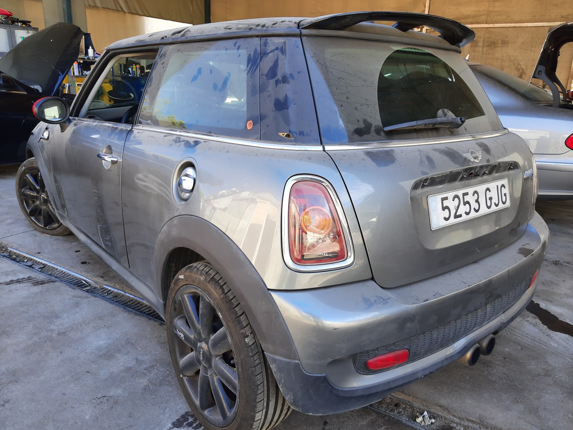 MINI Cooper R56 (2006-2015) Кронштейн ручки передней левой двери 275371705 22432216