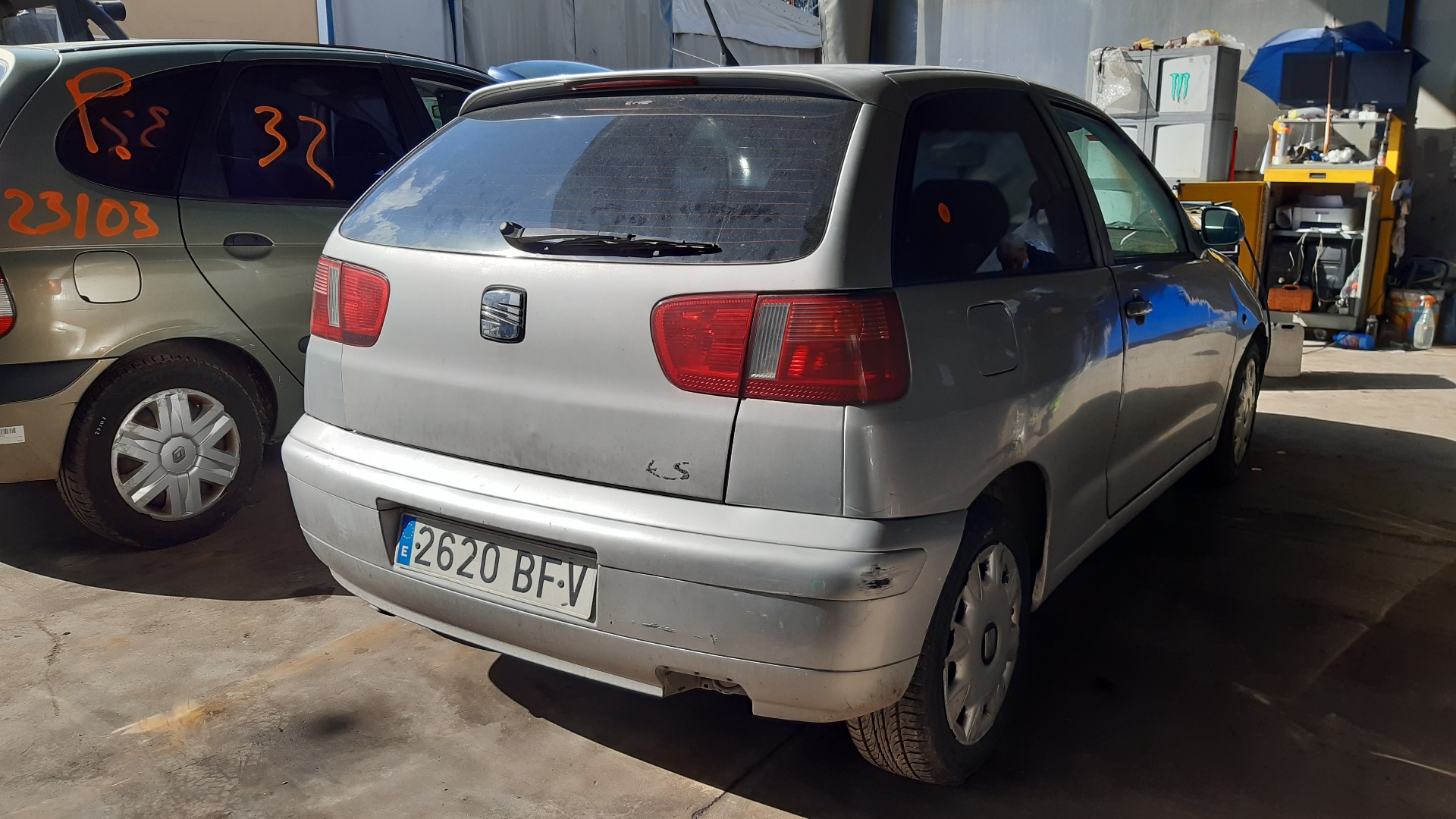 SEAT Cordoba 1 generation (1993-2003) Наружная ручка передней правой двери 6K0837208BFKZ 22043783