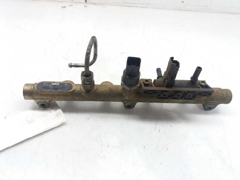 CITROËN C5 1 generation (2001-2008) Fuel Rail 0445214017 18374868