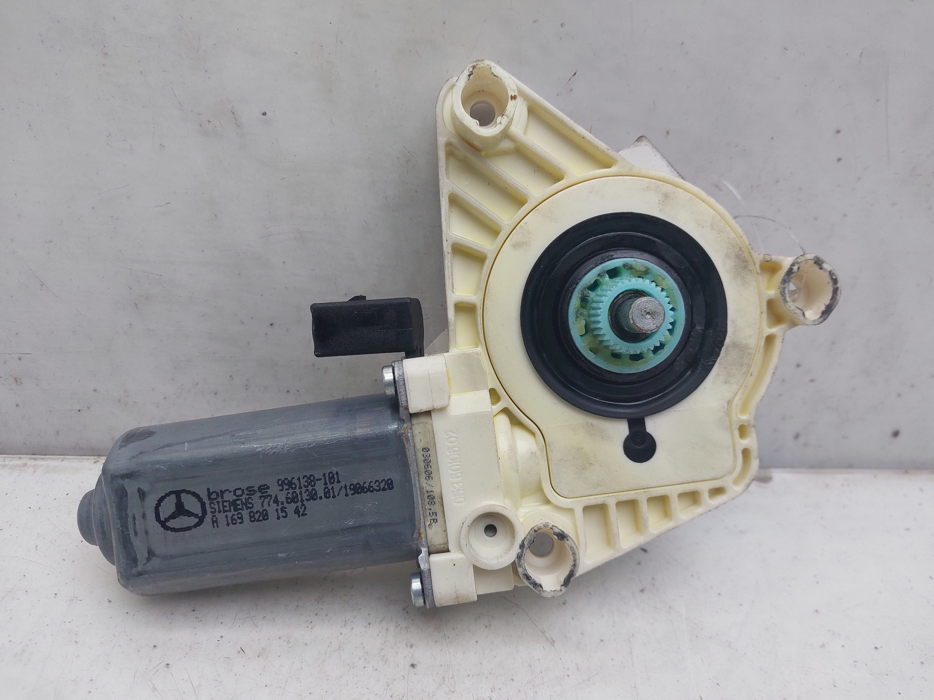 CHEVROLET B-Class W245 (2005-2011) Front Left Door Window Regulator Motor A1698201542 22574431