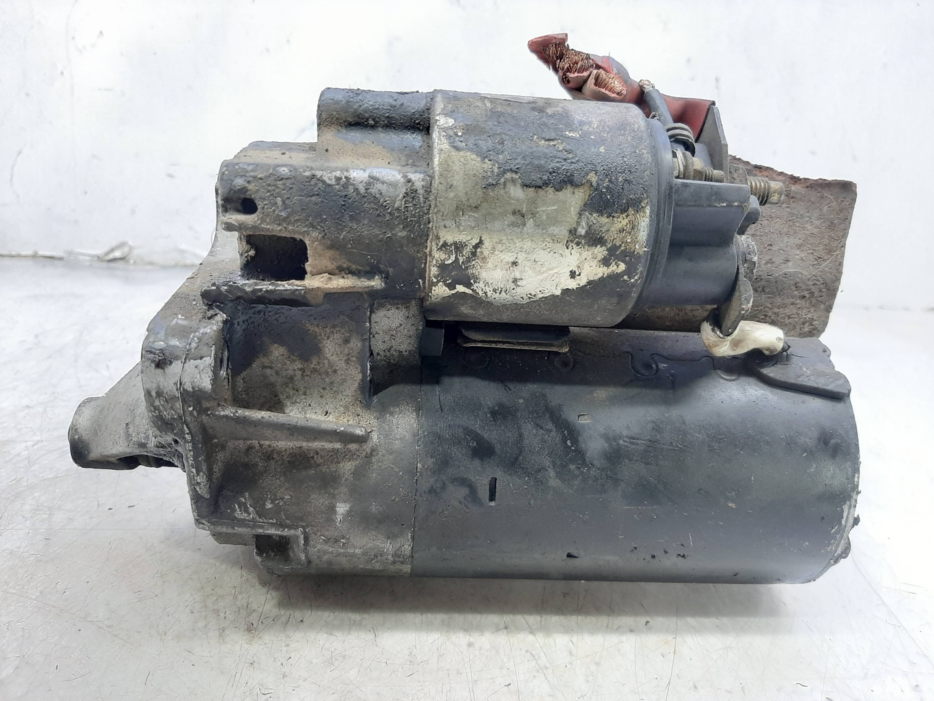 RENAULT Trafic 1 generation (1995-2003) Startmotor 7700113207 24121478