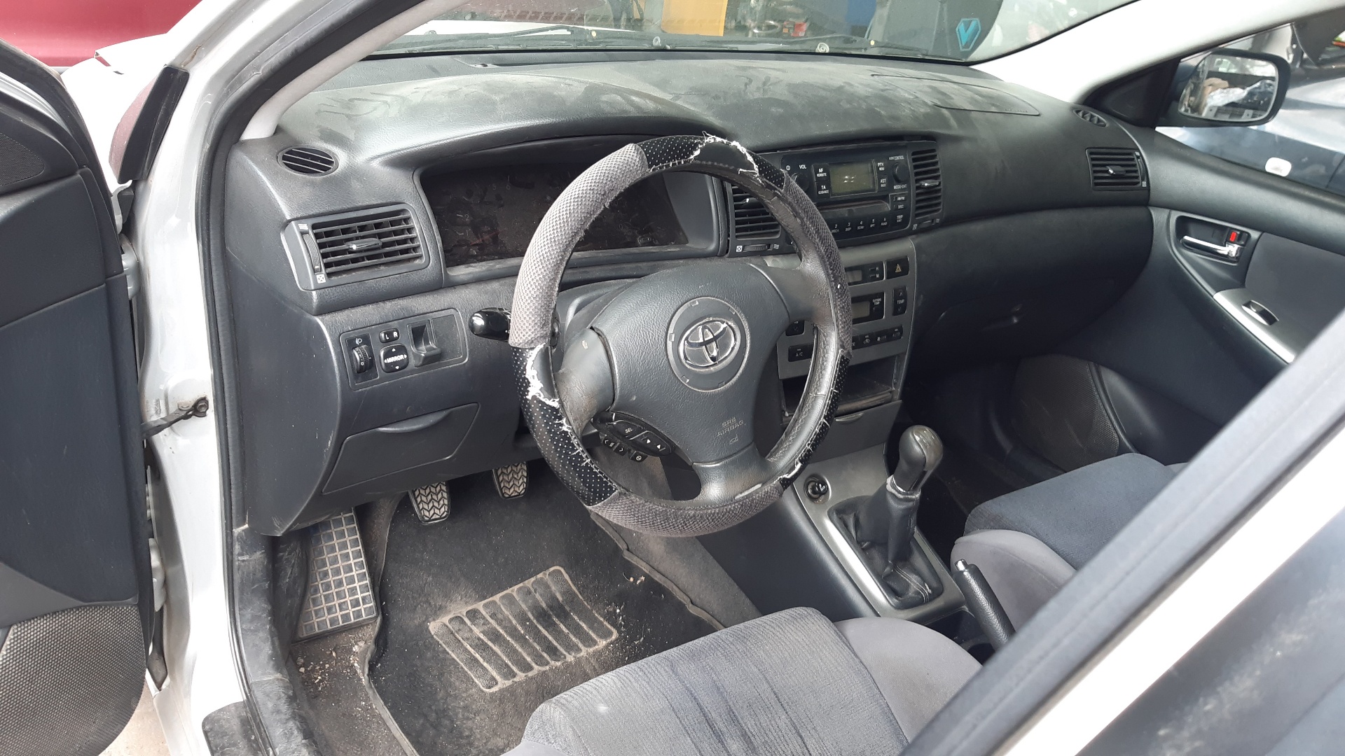 TOYOTA Corolla E120 (2000-2008) Oikean etuoven ikkunansäädin 6981002130 24111075