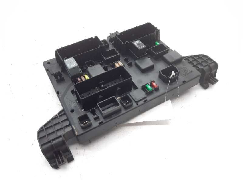 OPEL Astra J (2009-2020) Fuse Box 13302300 20176028