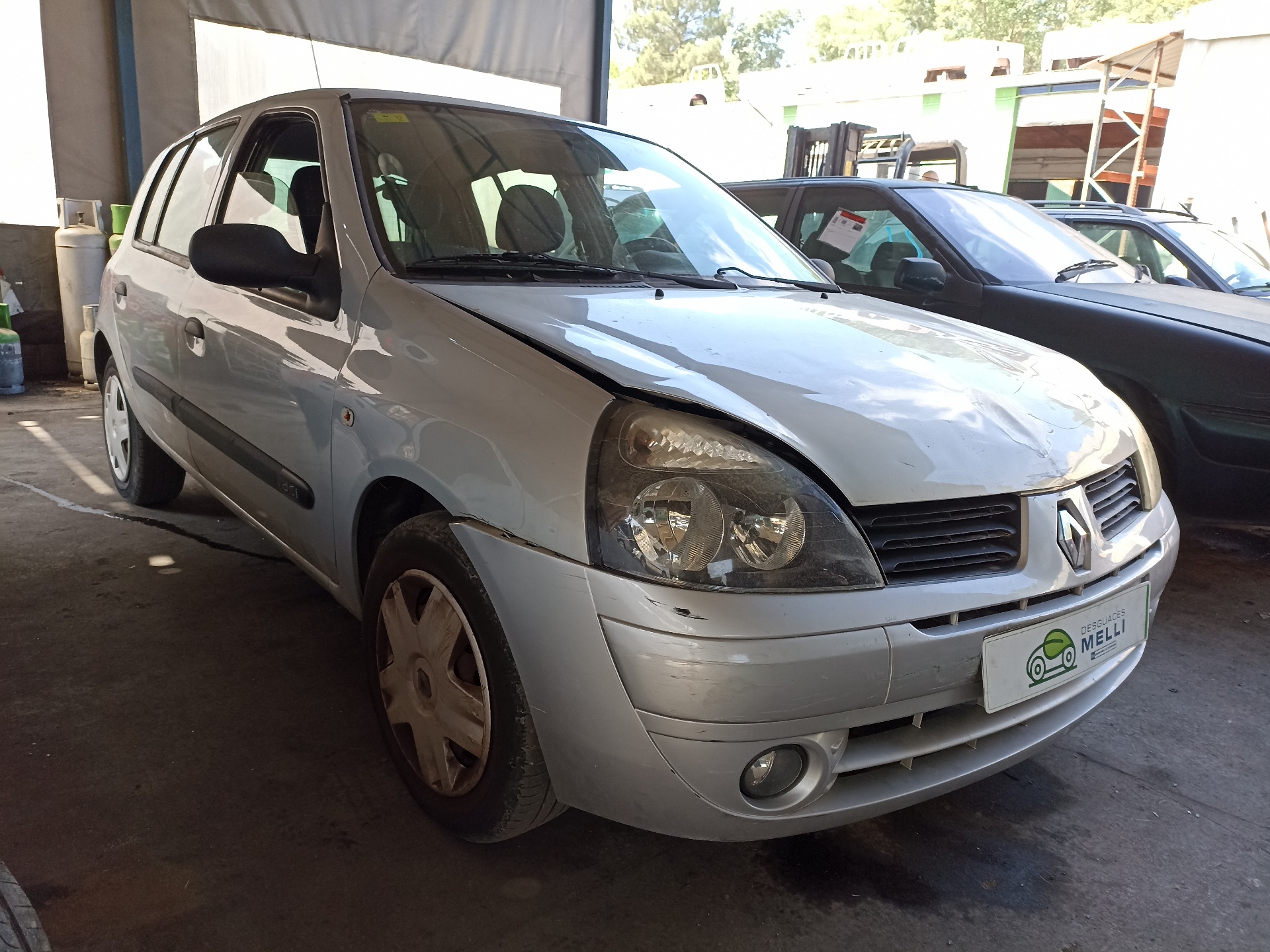 RENAULT Clio 2 generation (1998-2013) Μπροστινή δεξιά πλευρά τροχού 8200207313 22332770