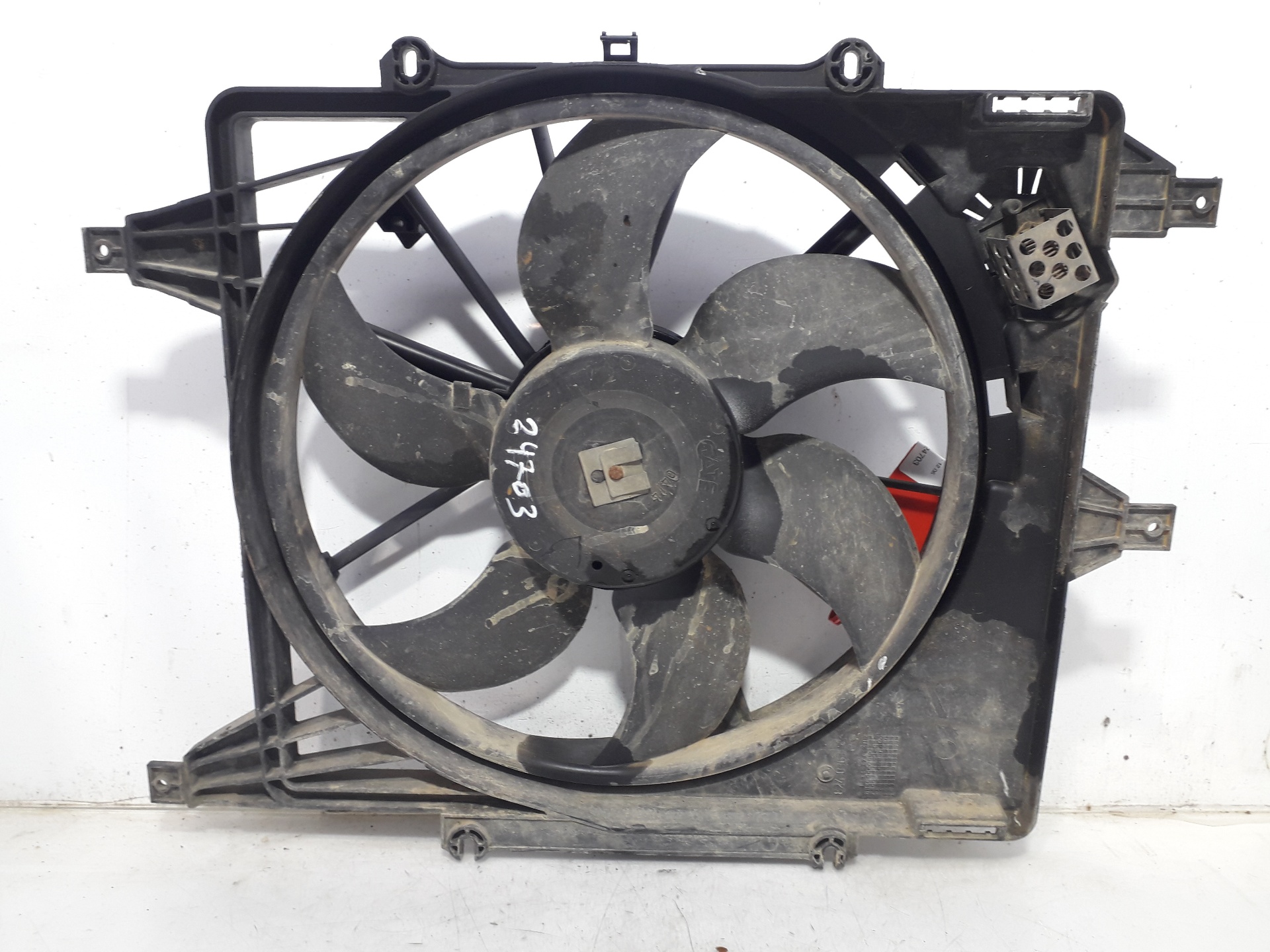 RENAULT Kangoo 1 generation (1998-2009) Difuzorový ventilátor 8200103801 22271206