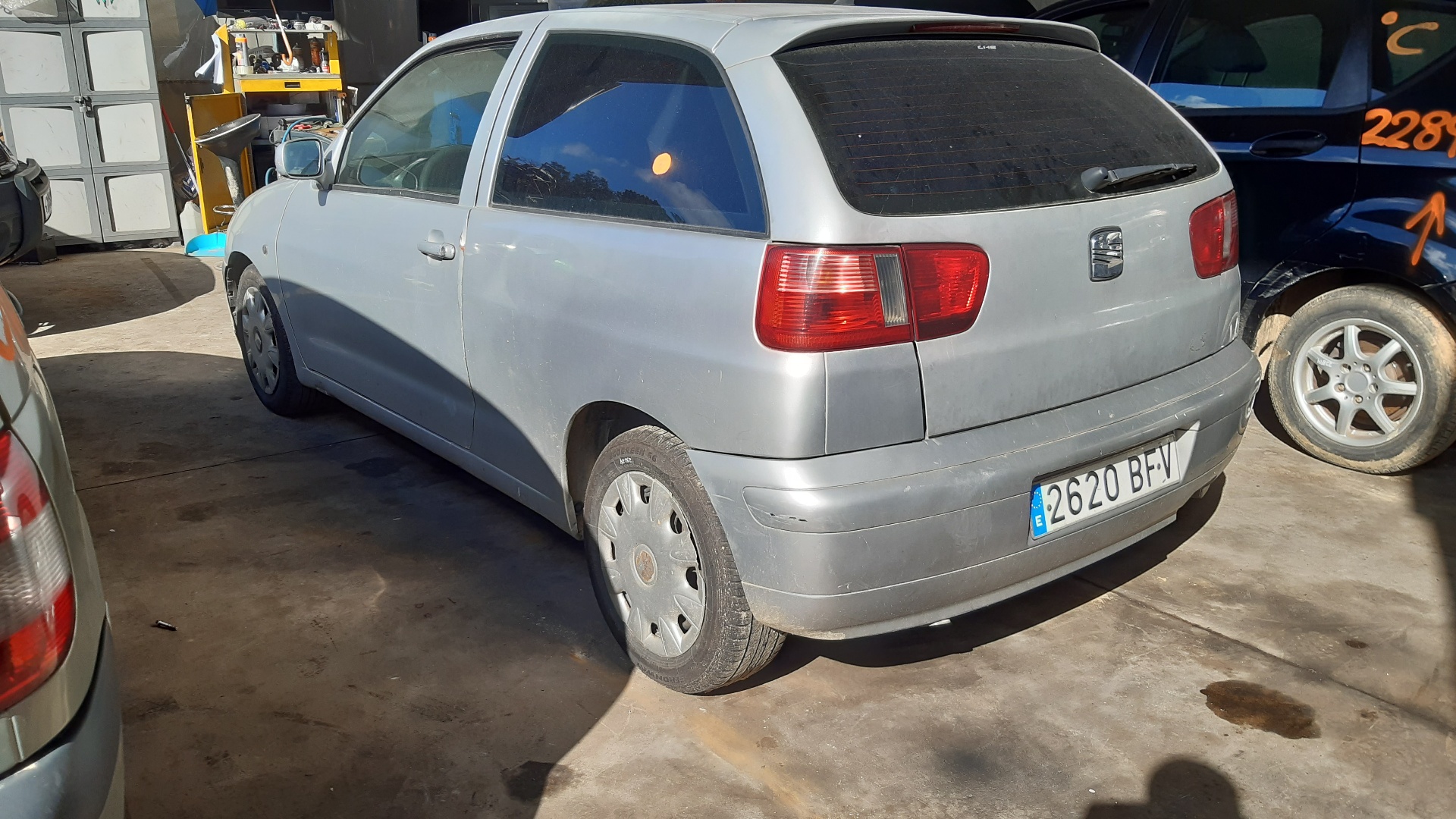 SEAT Cordoba 1 generation (1993-2003) Наружная ручка передней правой двери 6K0837208BFKZ 22043783