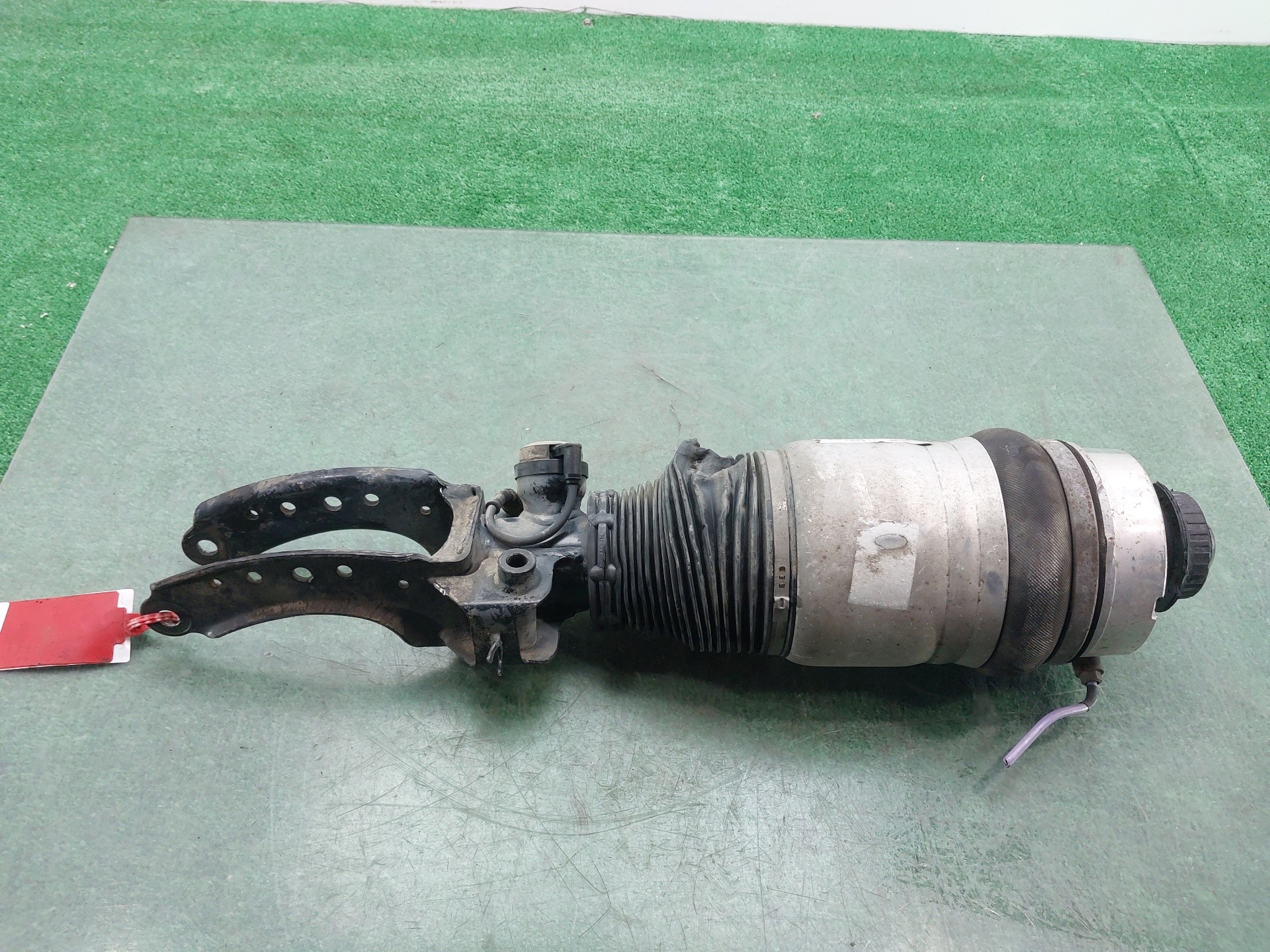 AUDI Q7 4L (2005-2015) Front Left Shock Absorber 7L8616039B 26678084