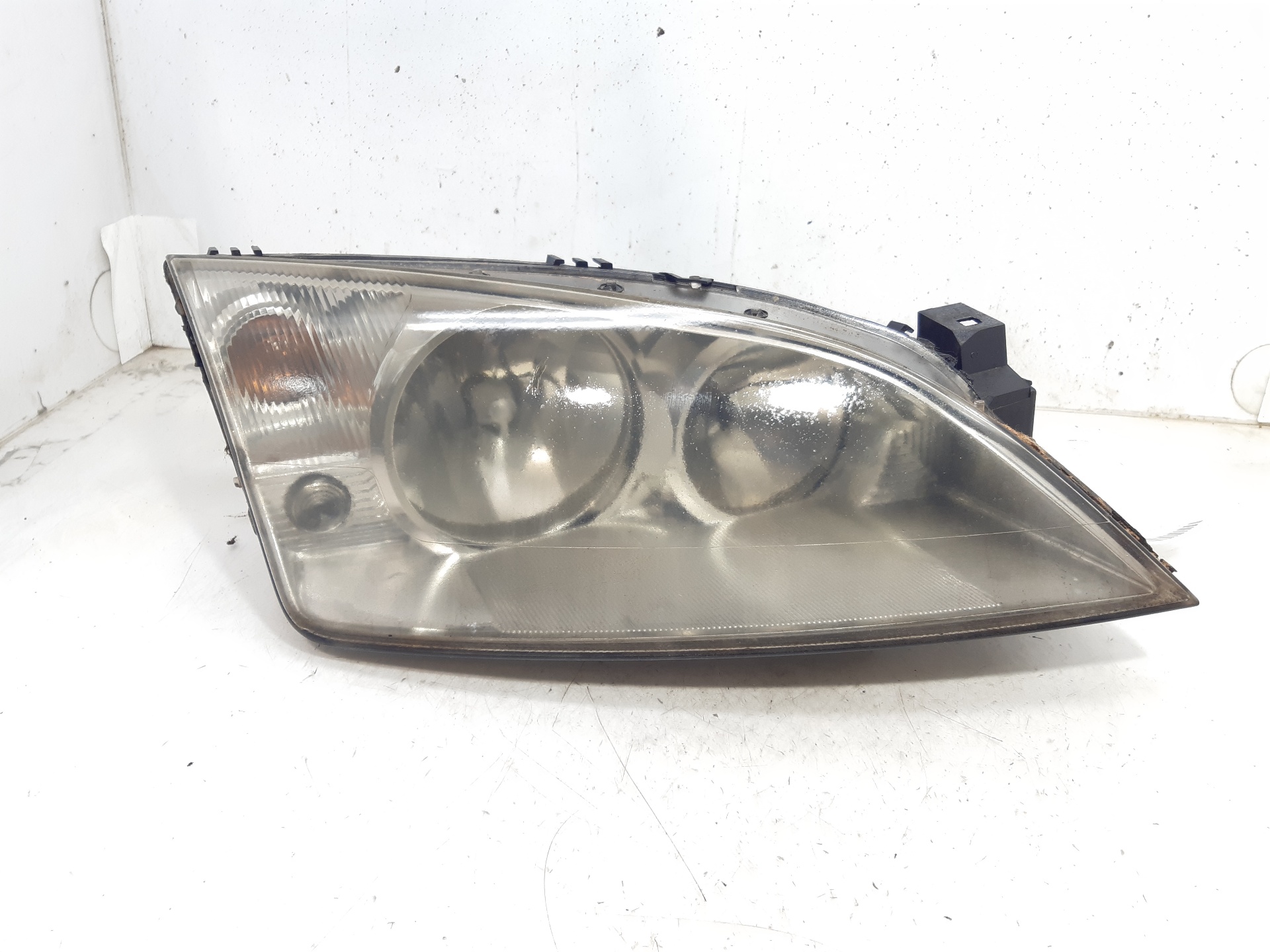 FORD Mondeo 3 generation (2000-2007) Фара передняя правая 1435619 22304921