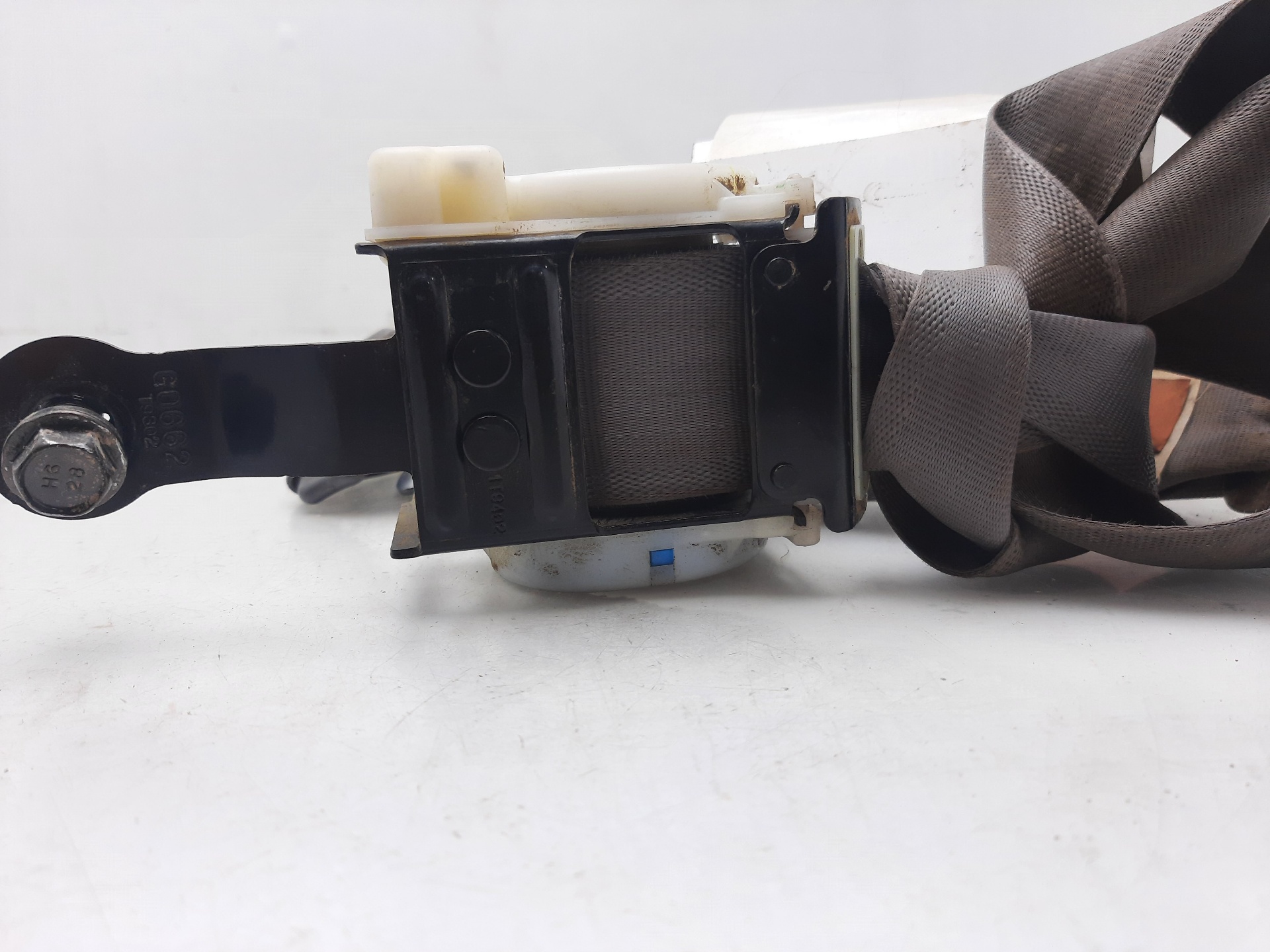 NISSAN Front Right Seatbelt 868442S620 23685677