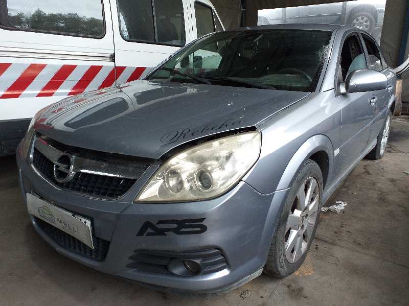 OPEL Vectra C (2002-2005) Топливная рейка 55200266 18497434