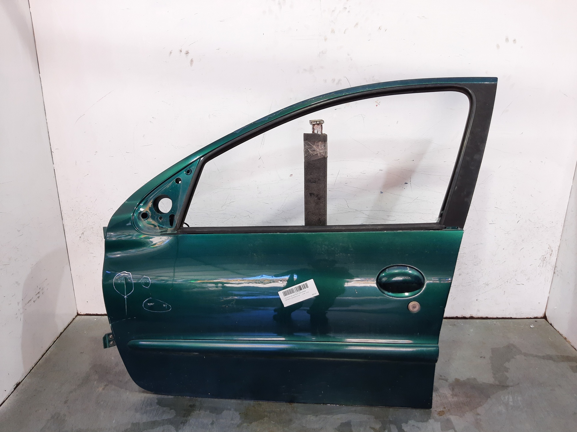 PEUGEOT 206 1 generation (1998-2009) Front Left Door 9002K5 20647846