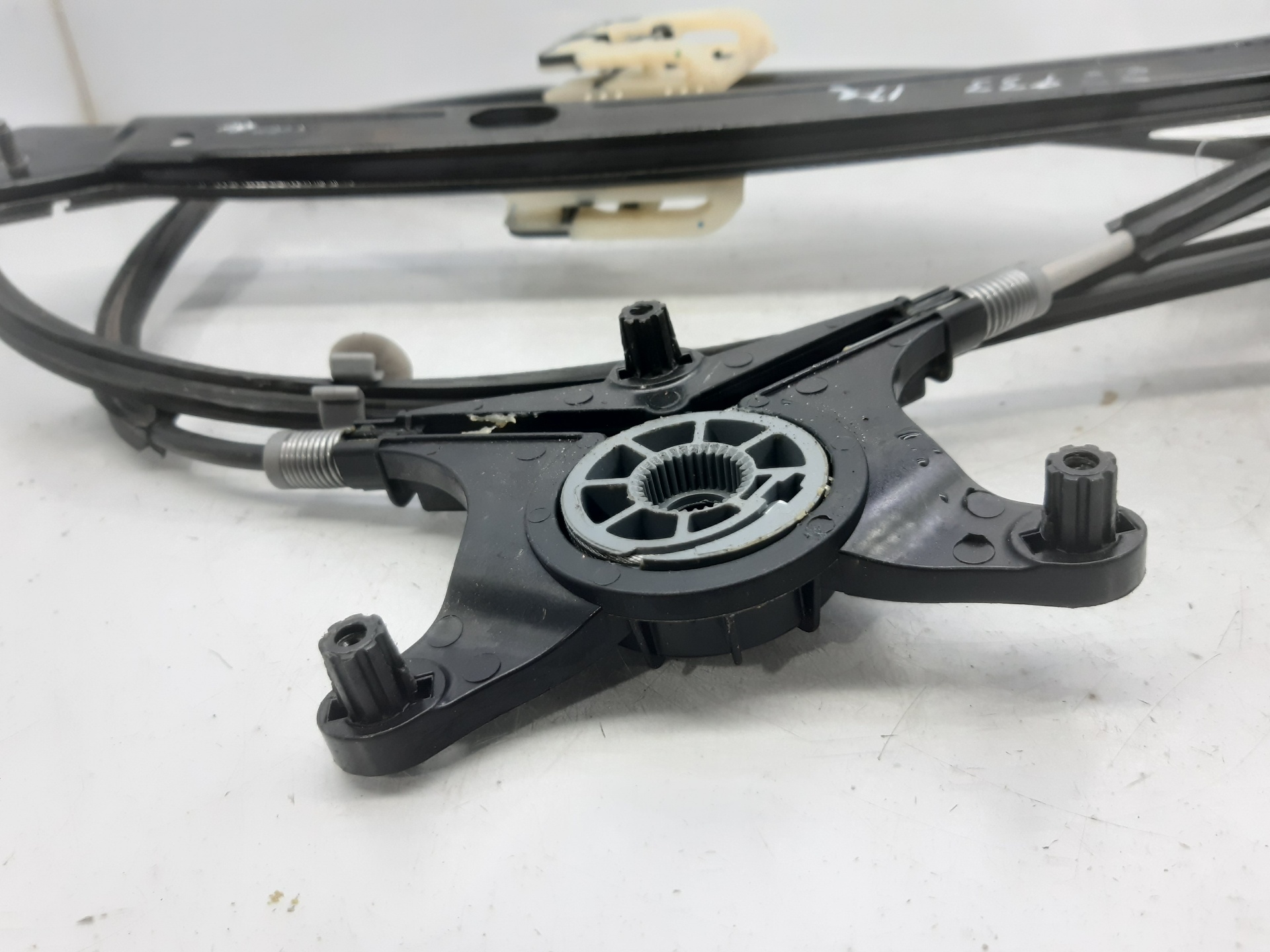 SEAT Ateca 1 generation (2016-2024) Front Left Door Window Regulator 575837461A 18656592