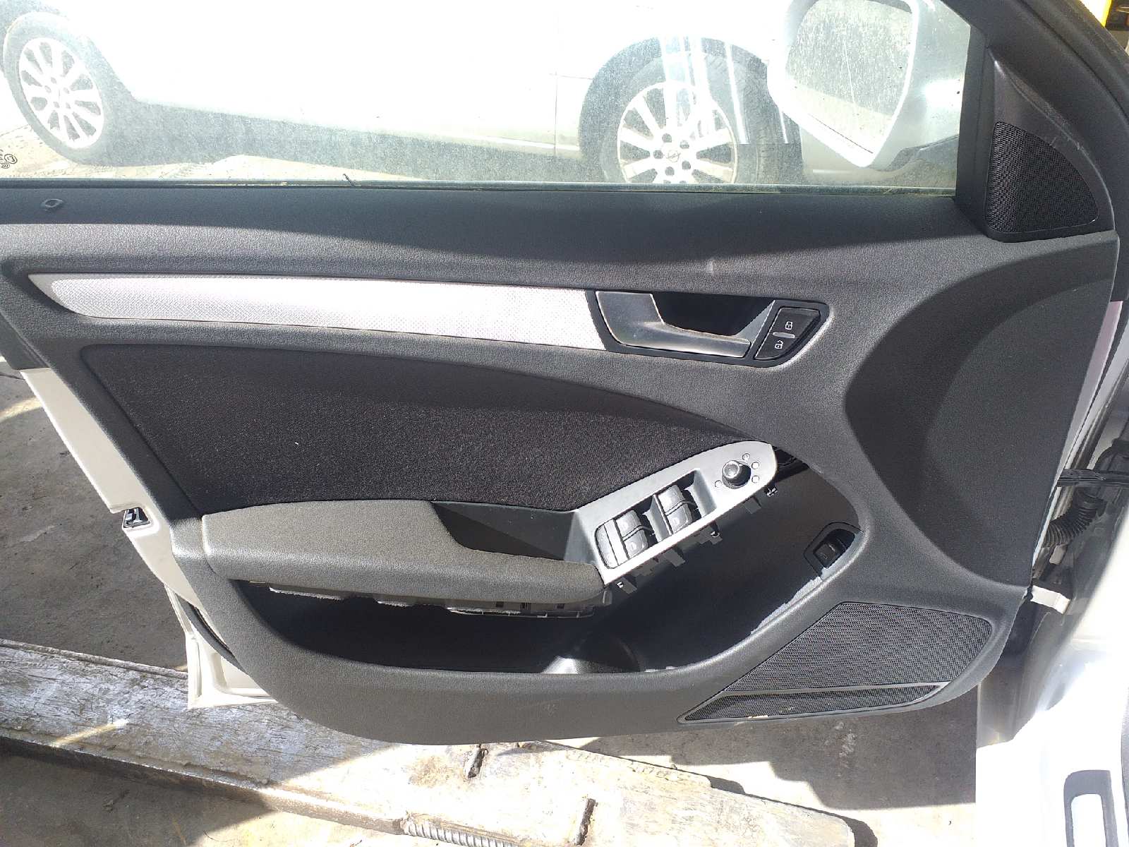 AUDI A4 B8/8K (2011-2016) Маторчик стеклоподъемника задней правой двери 8K0959812A 24004742