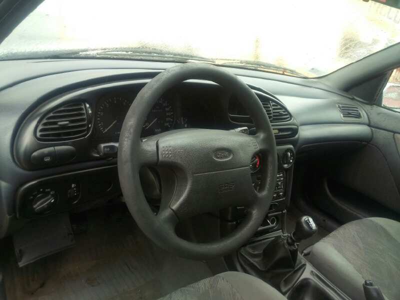 FORD Mondeo 1 generation (1993-1996) Hасос кондиционера 96BW19D629 20172469