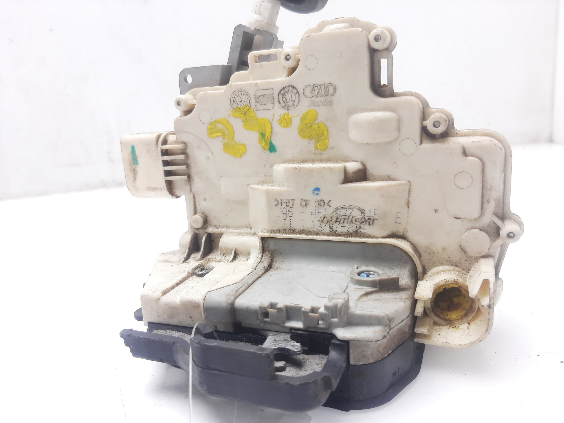 TOYOTA A6 C6/4F (2004-2011) Замок передней левой двери 4F1837015E 24833414