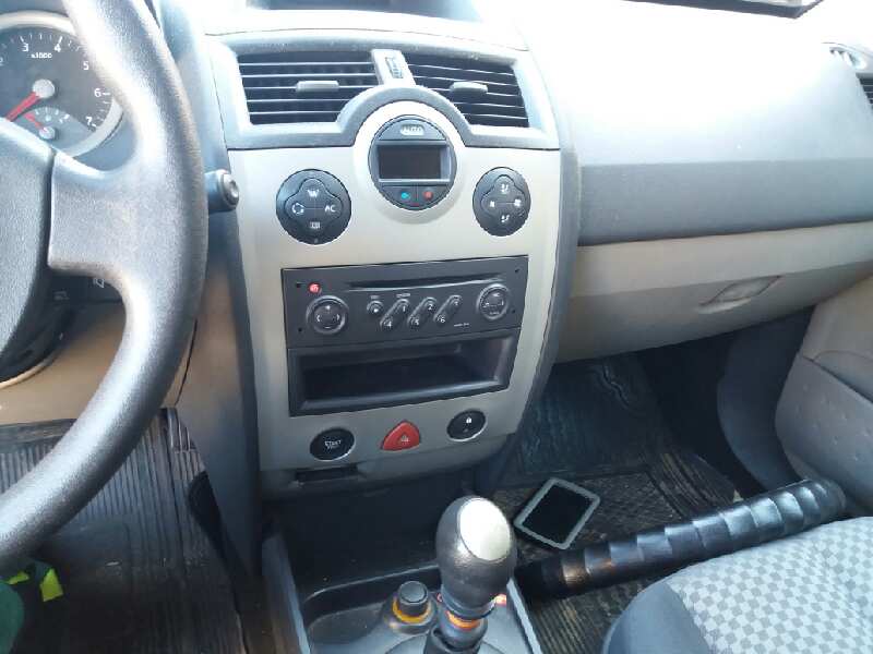 RENAULT Megane 2 generation (2002-2012) Egyéb belső alkatrészek 8200107839 20193530