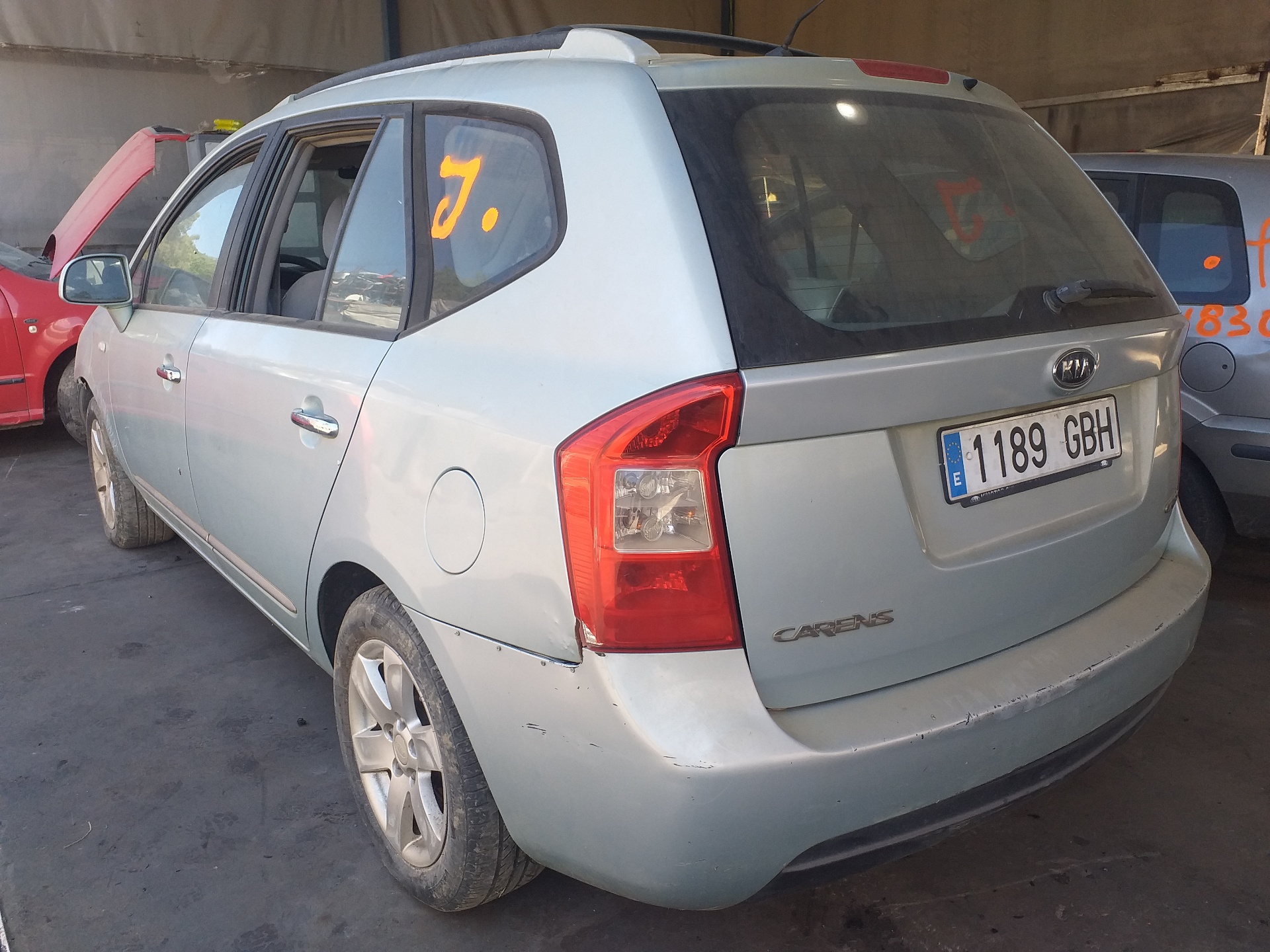 KIA Carens Полуось передняя правая 495001D200 24112521