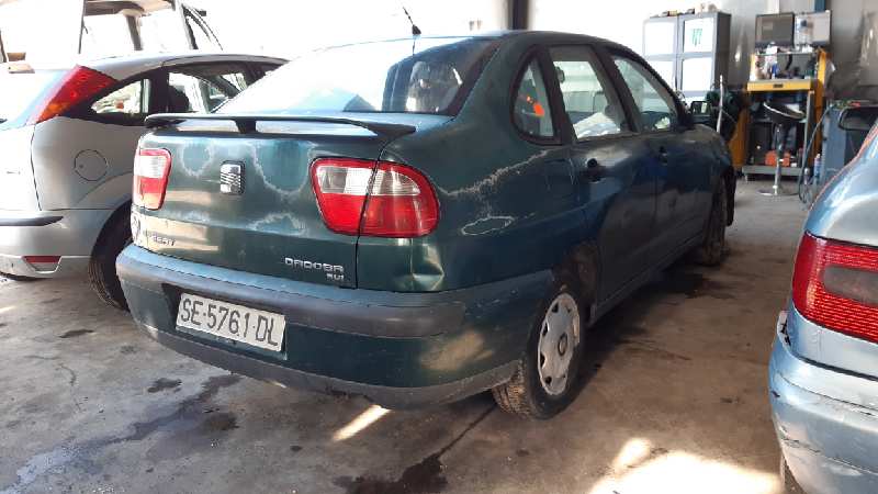 SEAT Ibiza 2 generation (1993-2002) Главина на предно дясно колело 1H0407256B 18618067