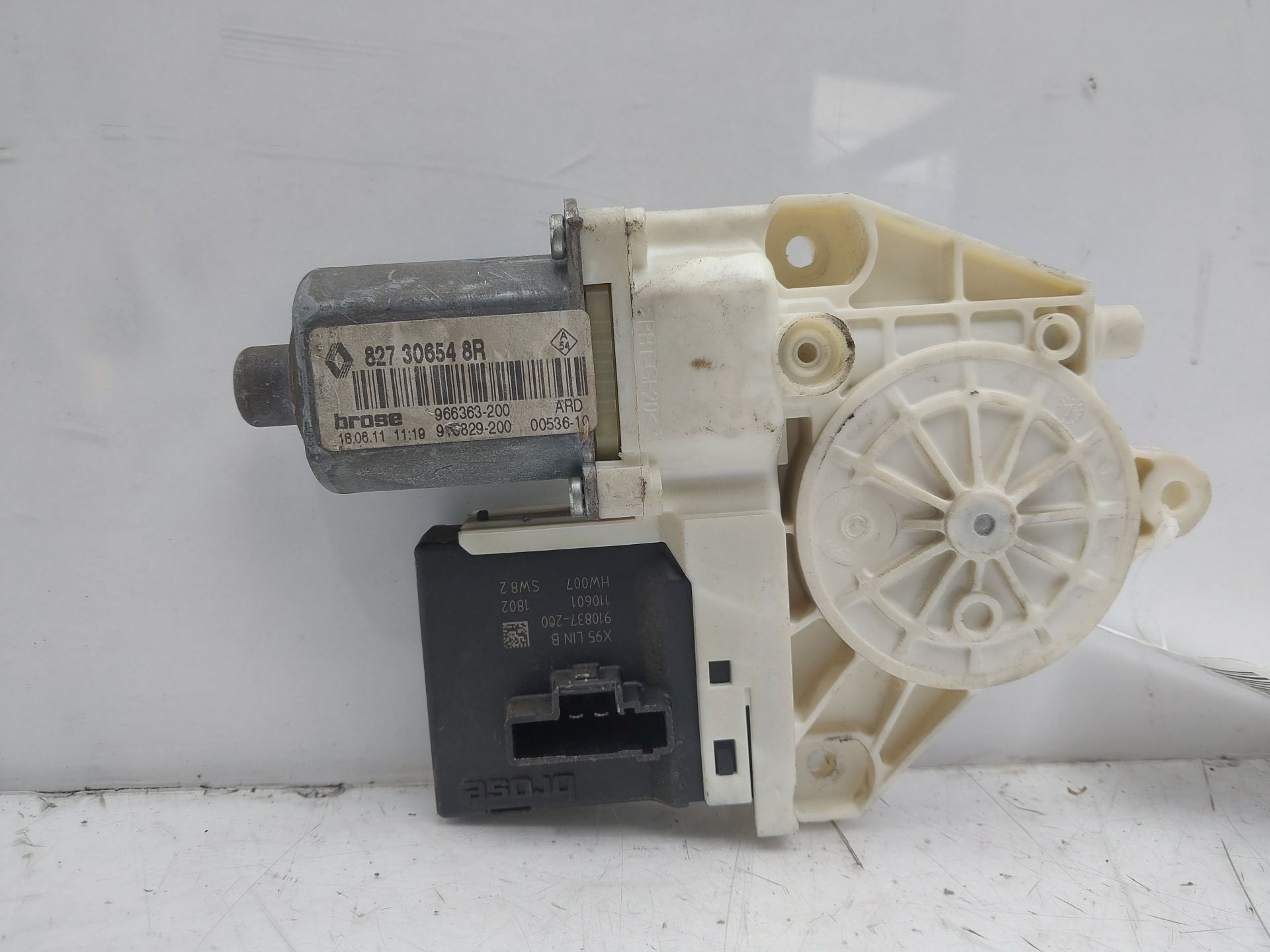 VOLVO Megane 3 generation (2008-2020) Rear Right Door Window Control Motor 827306548R 21476217