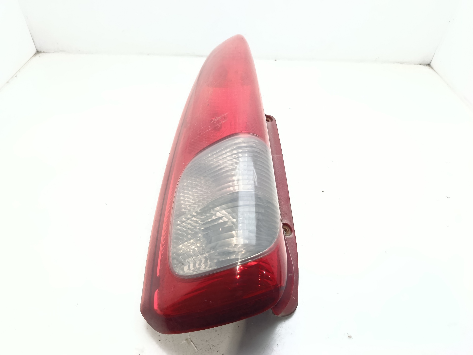 Piloto trasero izquierdo F18S2 96260526 de Daewoo Rezzo 2005-2009 con 125823 km