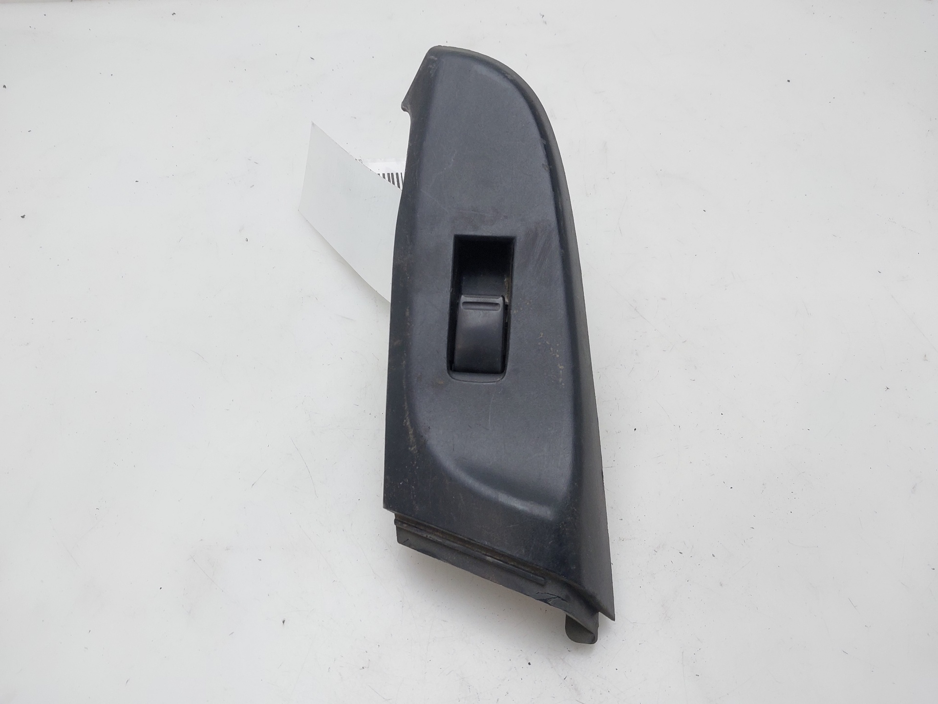 NISSAN Almera N16 (2000-2006) Rear Right Door Window Control Switch 82961BM700 24400892