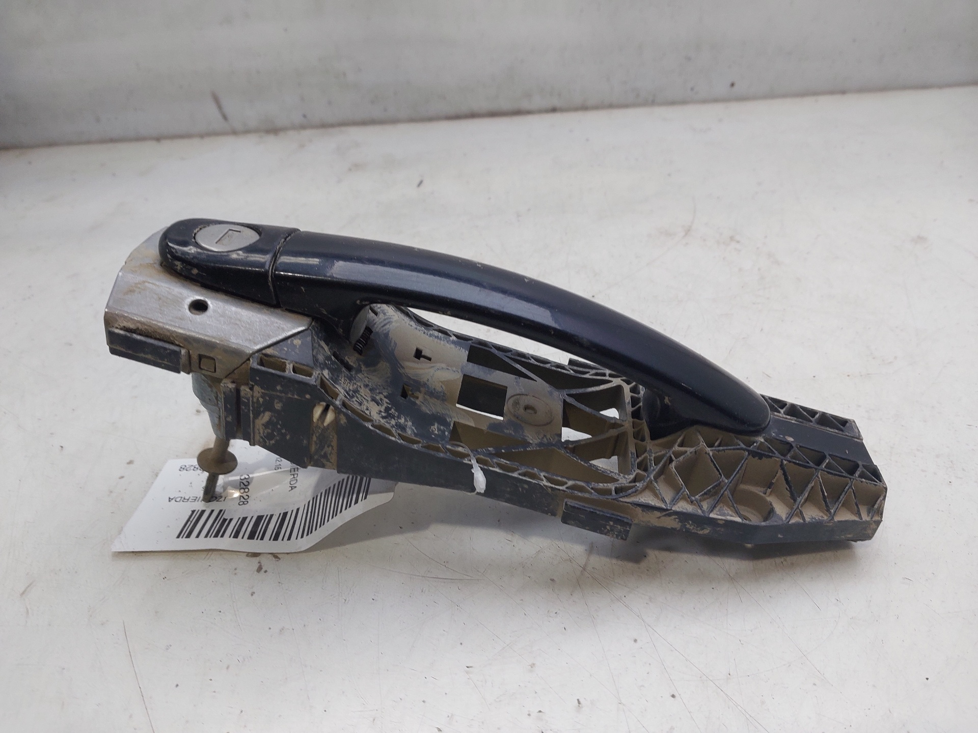 SEAT Toledo 4 generation (2012-2020) Främre vänstra dörrens yttre handtag 5N0837885H 24150864