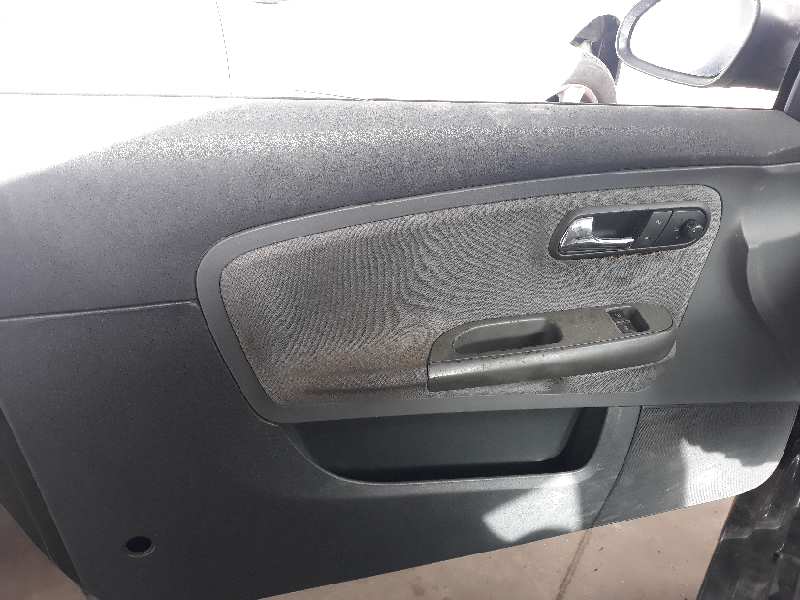 SEAT Cordoba 2 generation (1999-2009) Lève-vitre de porte avant droite 6L3837462 20186914