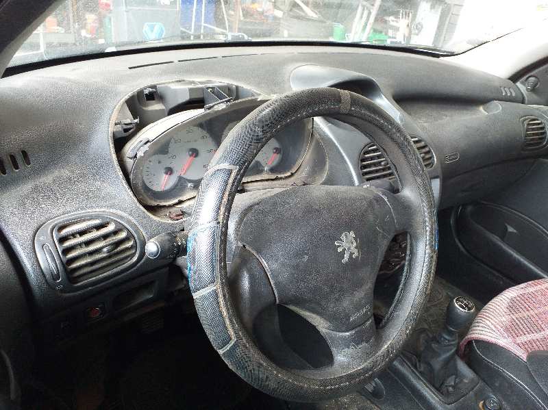 PEUGEOT 206 1 generation (1998-2009) Muzikos grotuvas be navigacijos 96489417 18554493