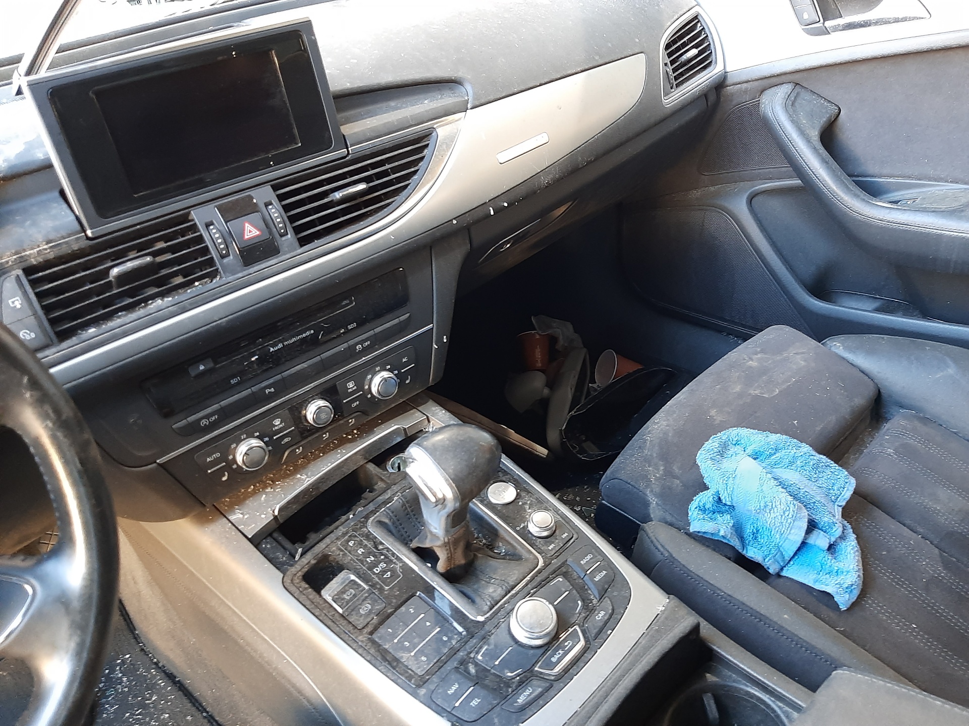 AUDI A6 allroad C7 (2012-2019) Galinių kairių durų stiklo pakelėjo varikliukas 8K0959811A 24930337