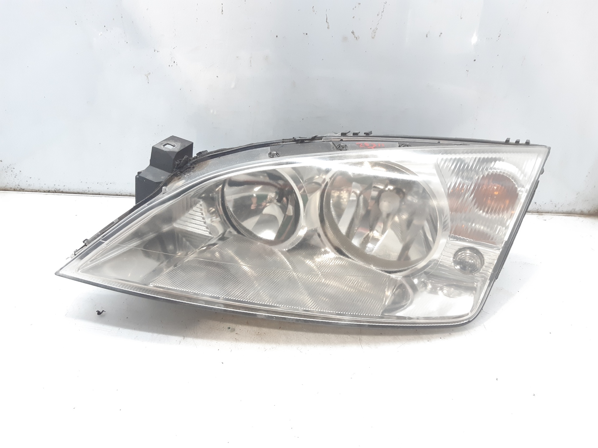 FORD Mondeo 3 generation (2000-2007) Front Left Headlight 1305235544 18800975