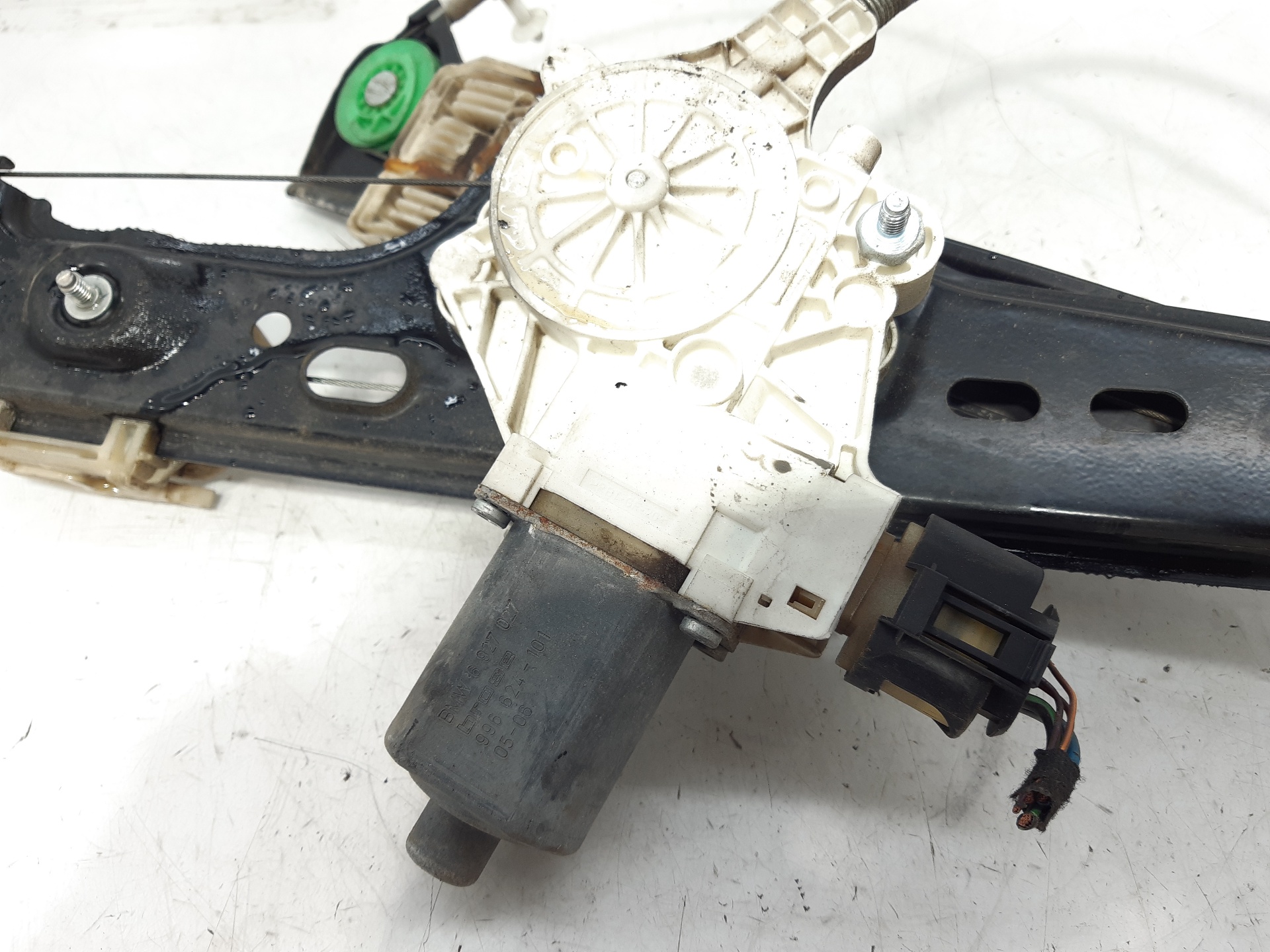 BMW 3 Series E90/E91/E92/E93 (2004-2013) Front Left Door Window Regulator 51337140587 18726045