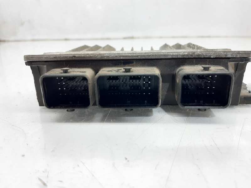 RENAULT Megane 2 generation (2002-2012) Motora vadības bloks 8200334419 18526126