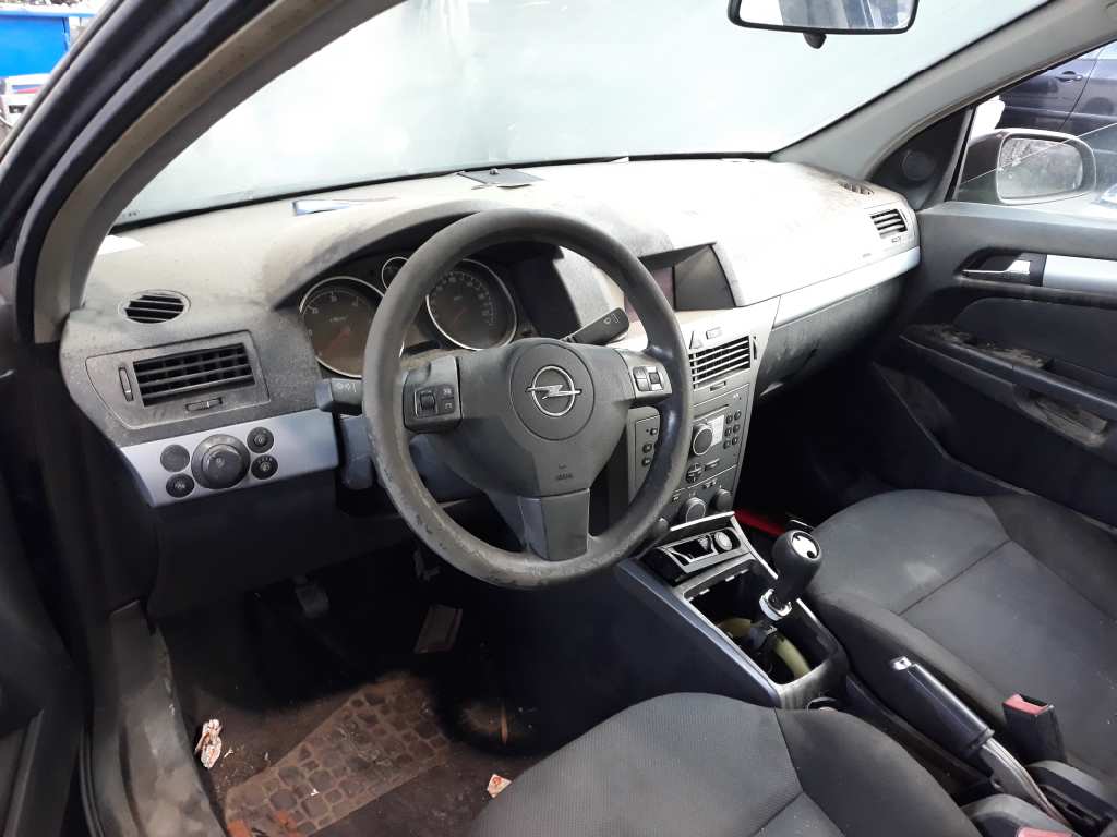 OPEL Astra J (2009-2020) Решетка радиатора 13108463 18470647