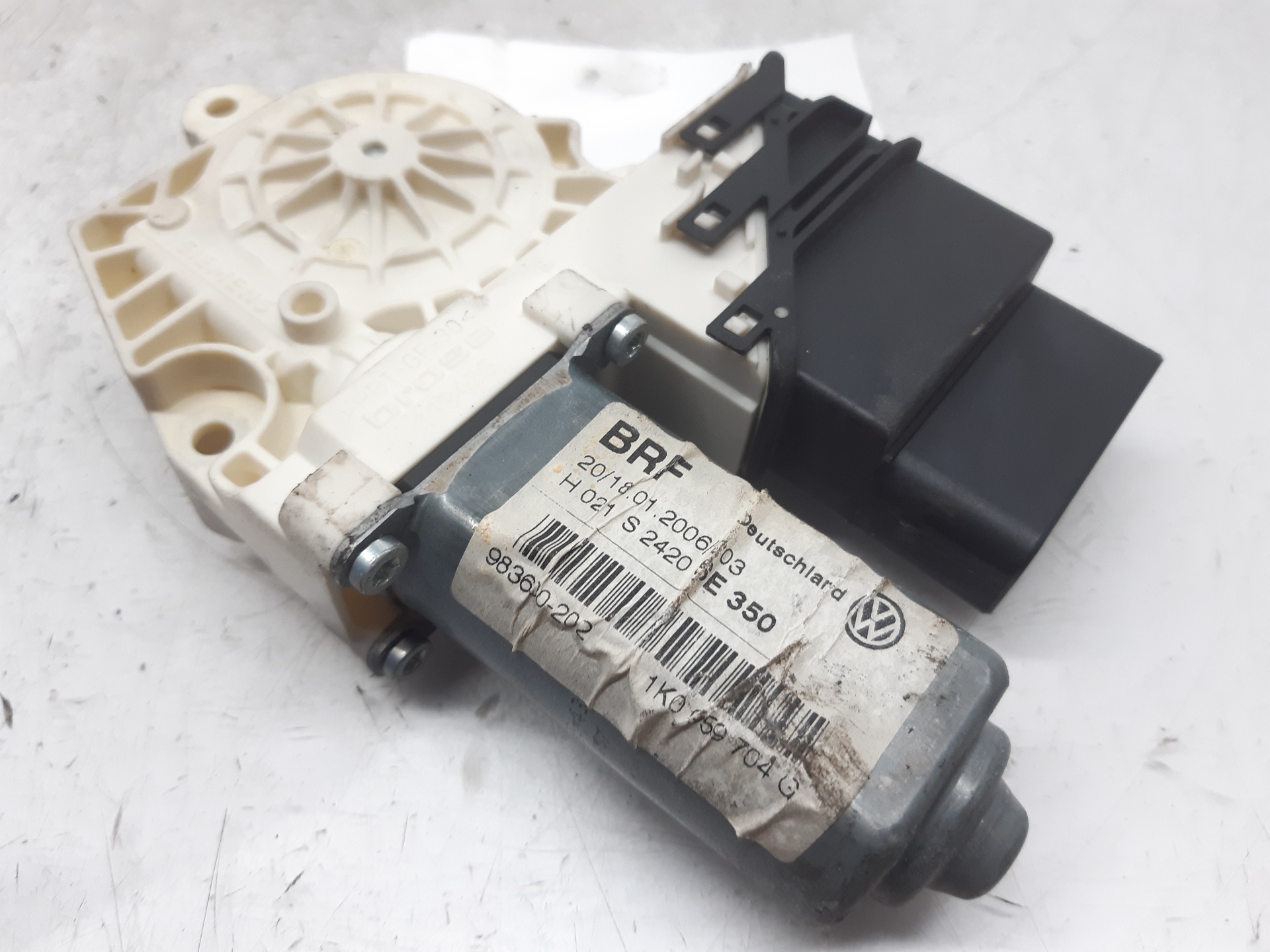 SEAT Leon 2 generation (2005-2012) Rear Right Door Window Control Motor 1K0959704G 18651450