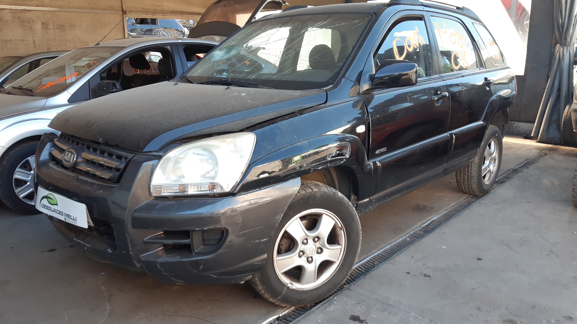 KIA Sportage 2 generation (2004-2010) Galinių kairių durų stiklo pakelėjo varikliukas 988101F100 18714662