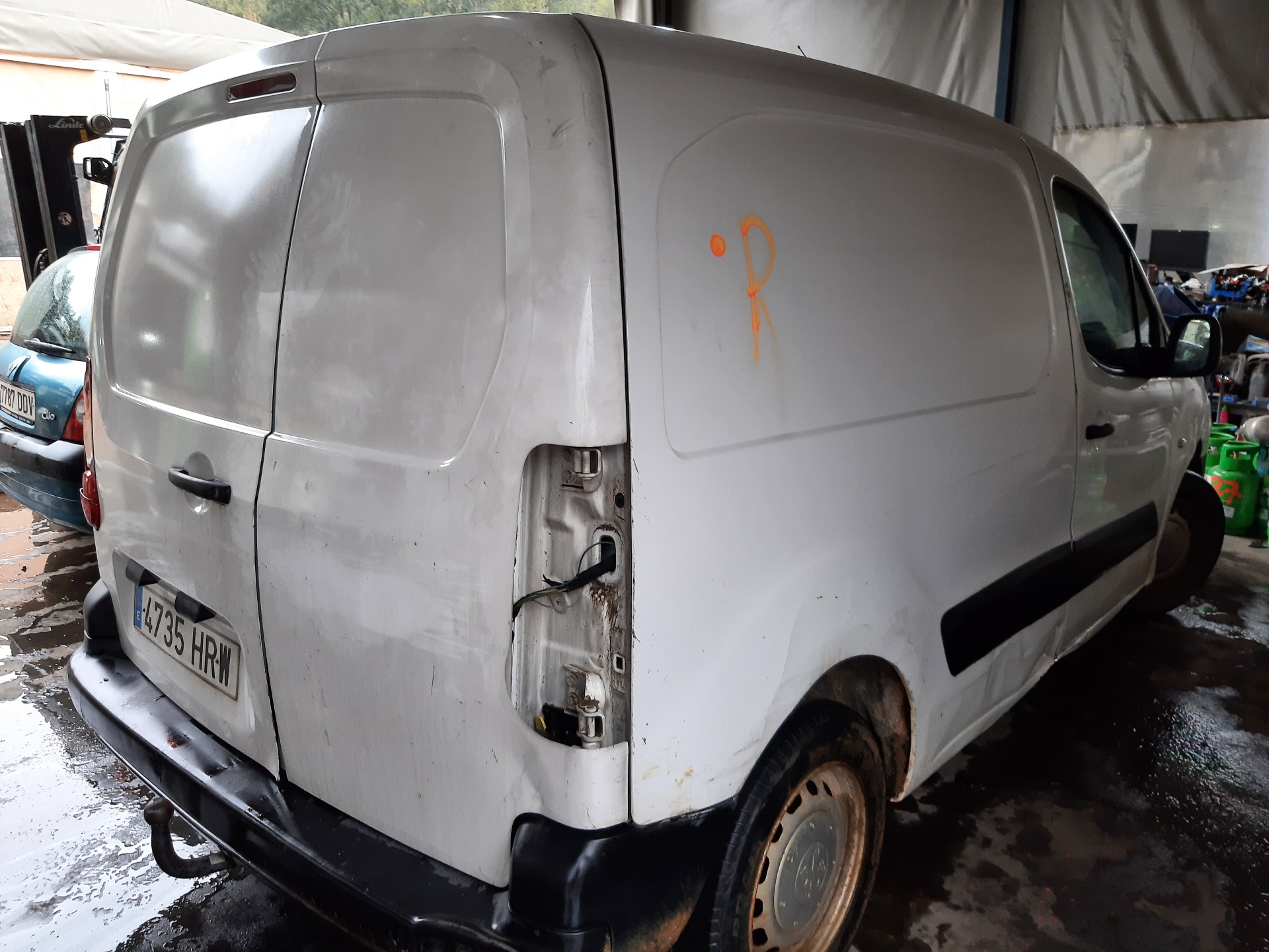 PEUGEOT Partner 2 generation (2008-2023) Axul butuc roți dreapta față 1606631080 20788916