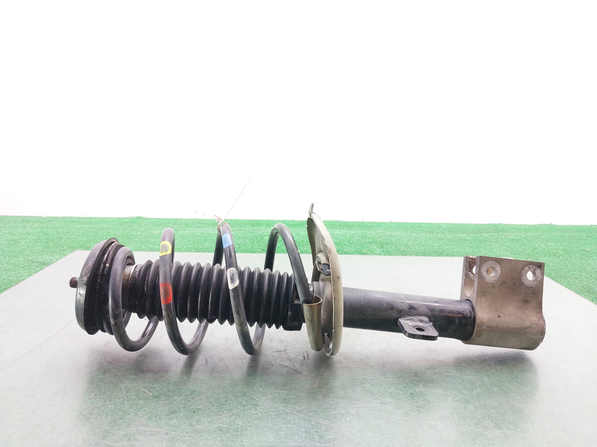 PEUGEOT Partner 2 generation (2008-2023) Front Right Shock Absorber 9684108680 25437118