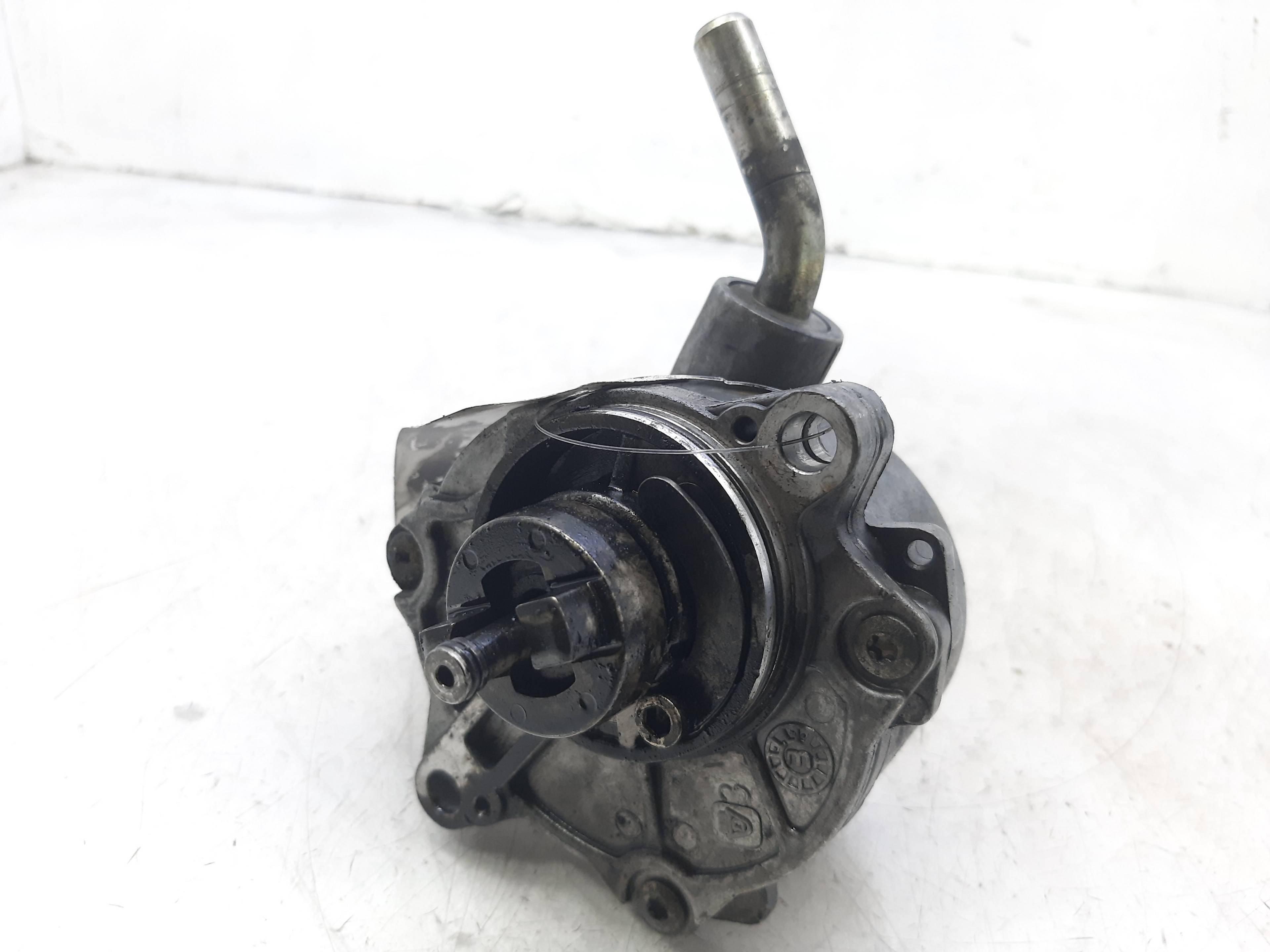 MERCEDES-BENZ M-Class W163 (1997-2005) Vacuum Pump A62300065 25042746