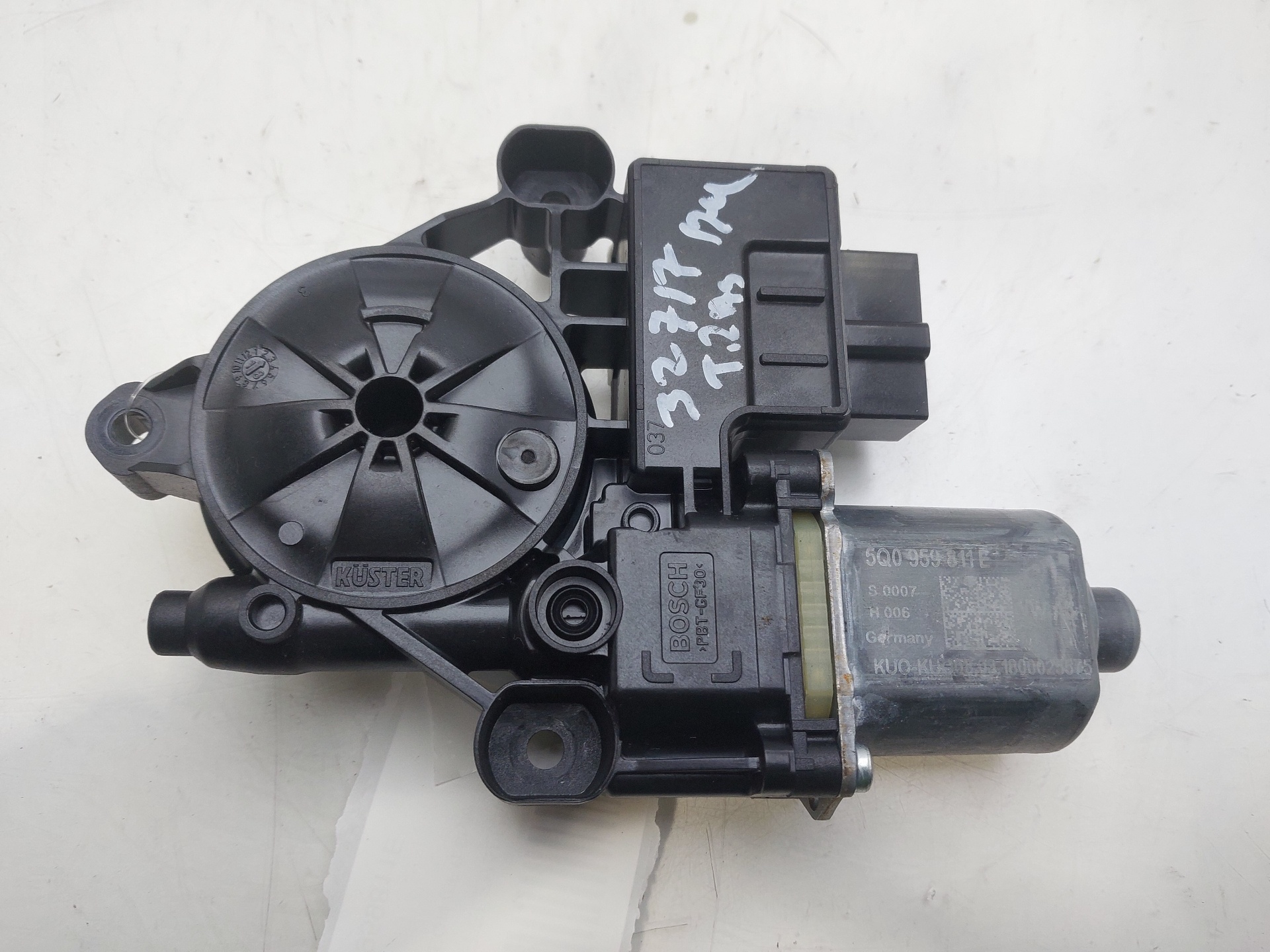 SEAT Leon 3 generation (2012-2020) Rear Left Door Window Control Motor 5Q0959811E 22409069