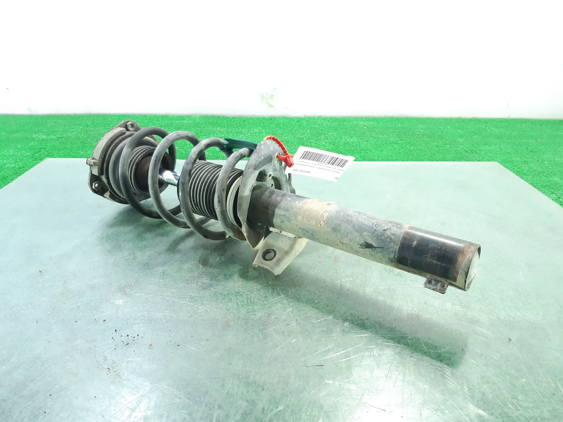 VOLKSWAGEN Golf 5 generation (2003-2009) Front Left Shock Absorber 1K0413031BE 24932475