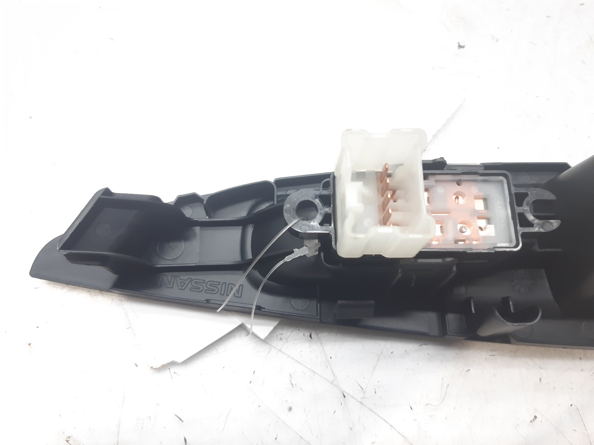 NISSAN Qashqai 2 generation (2013-2023) Rear Right Door Window Control Switch 829604EA0AX 18801226