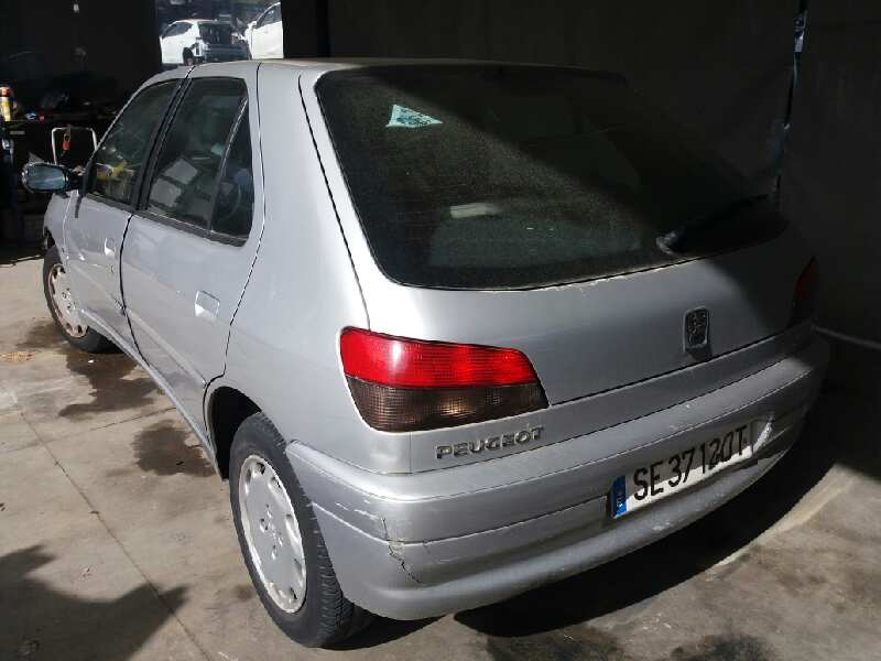 PEUGEOT 306 1 generation (1993-2002) Venstre baglygte 6350H7 20187299